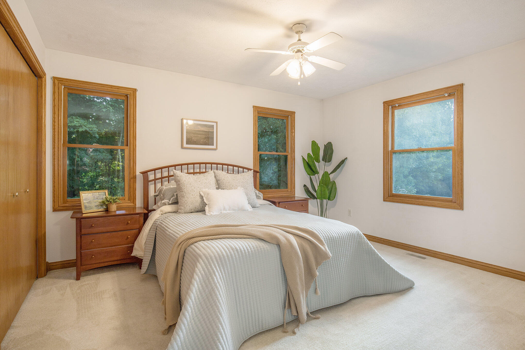 2343 Westwinde Drive NW Grand Rapids MI 49504