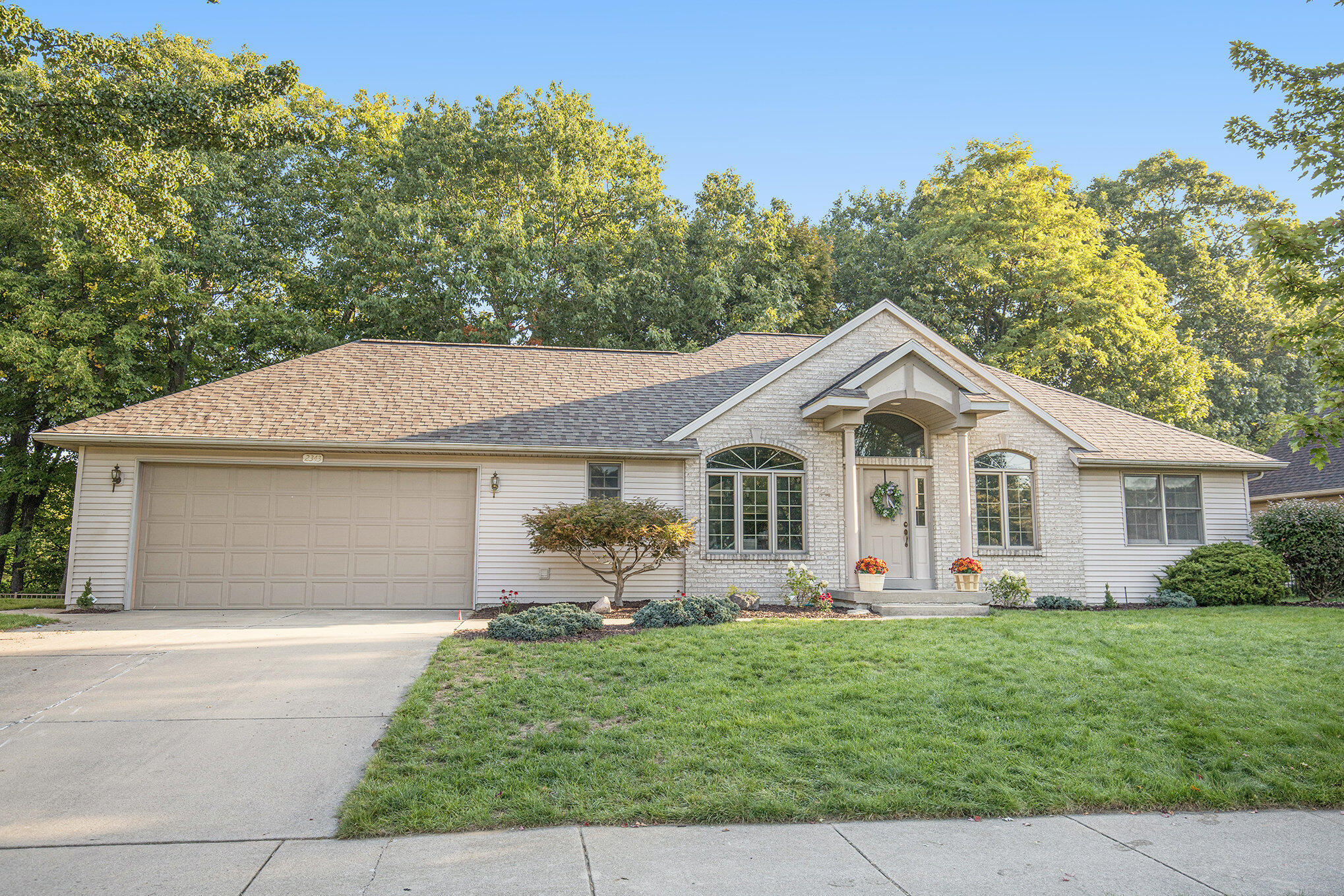 2343 Westwinde Drive NW Grand Rapids MI 49504