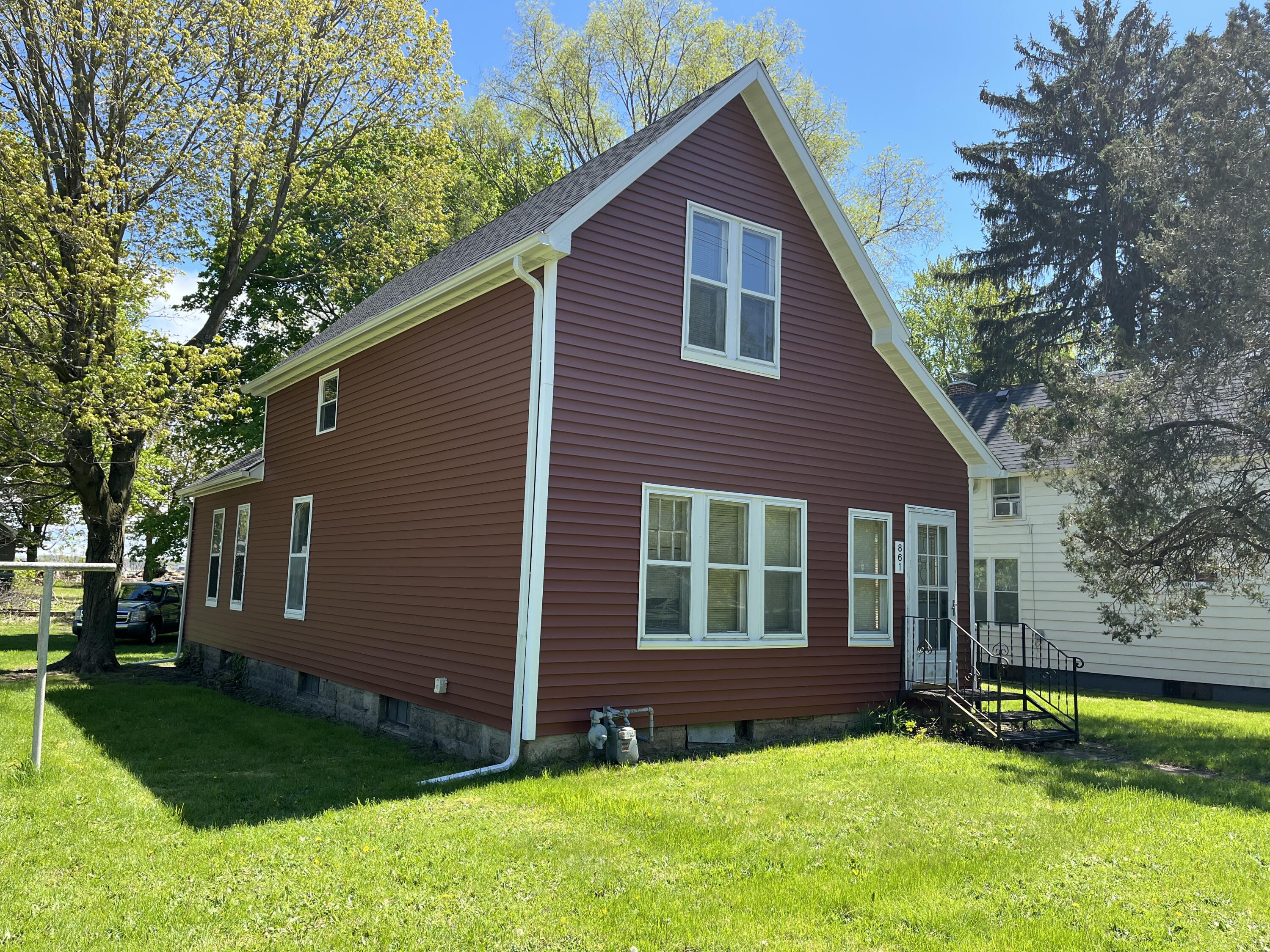 861 Paw Paw Avenue Benton Harbor MI 49022