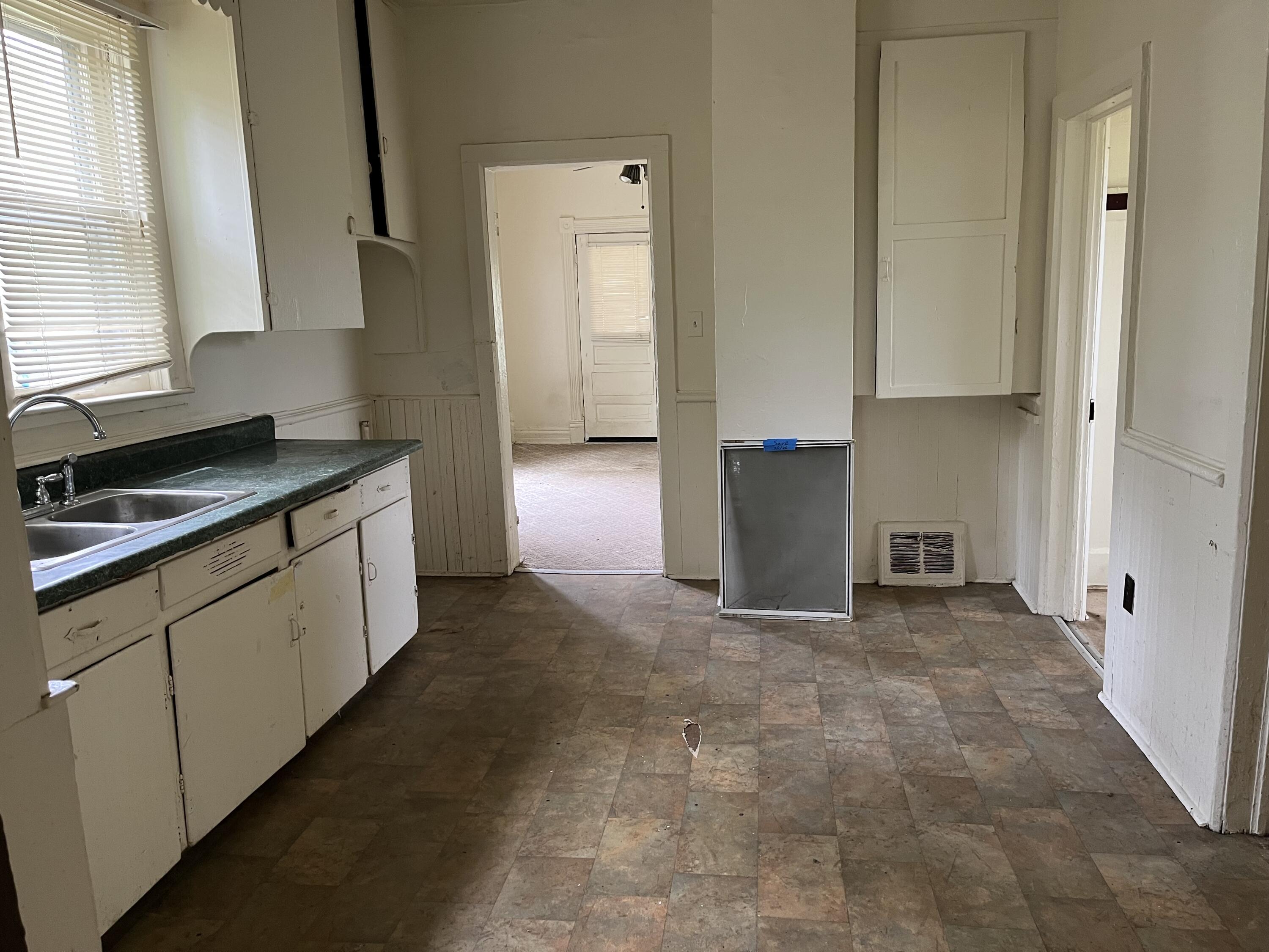 861 Paw Paw Avenue Benton Harbor MI 49022