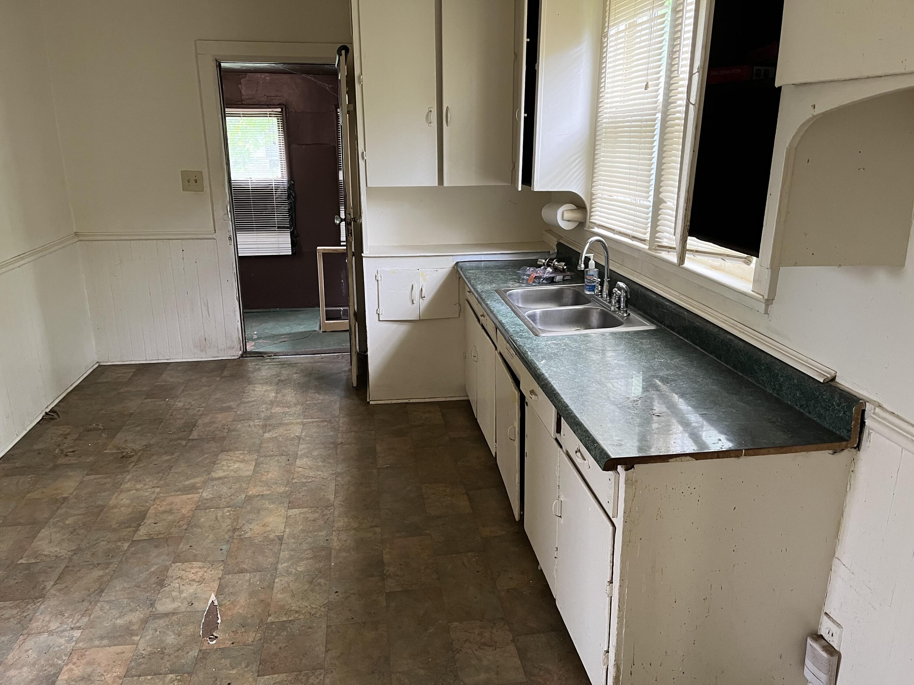 861 Paw Paw Avenue Benton Harbor MI 49022
