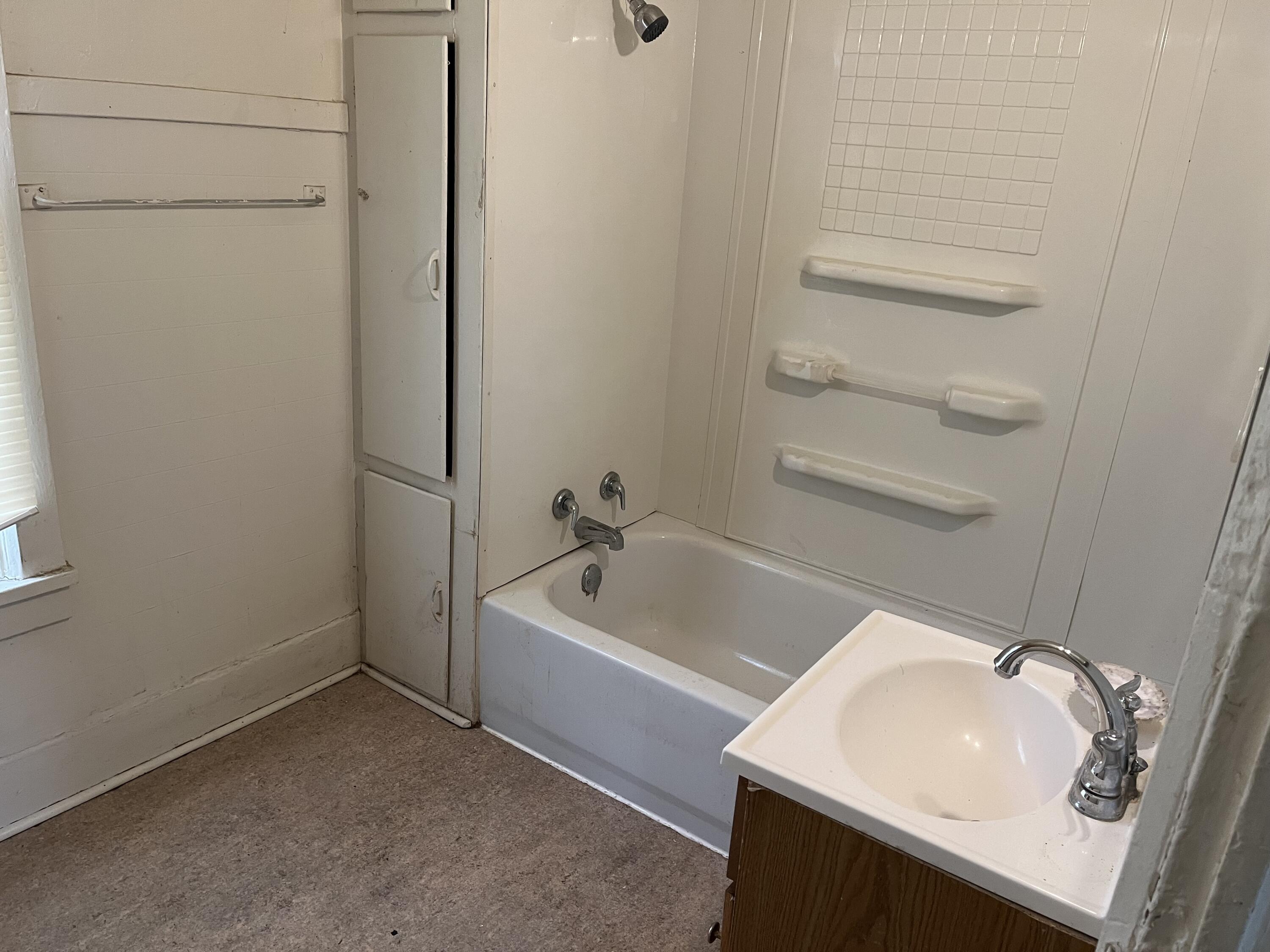 861 Paw Paw Avenue Benton Harbor MI 49022