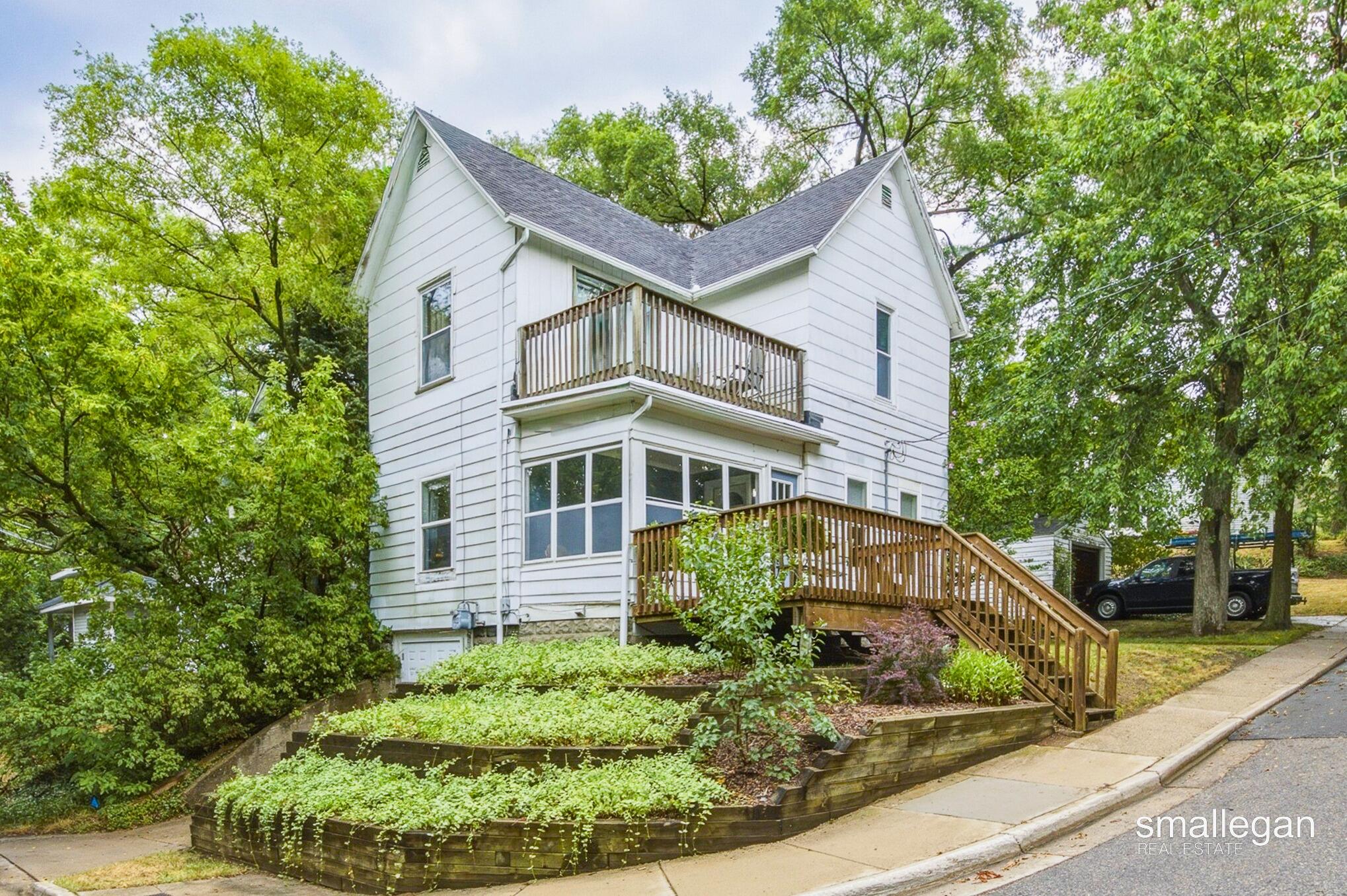 307 Florence Court NE Grand Rapids MI 49505