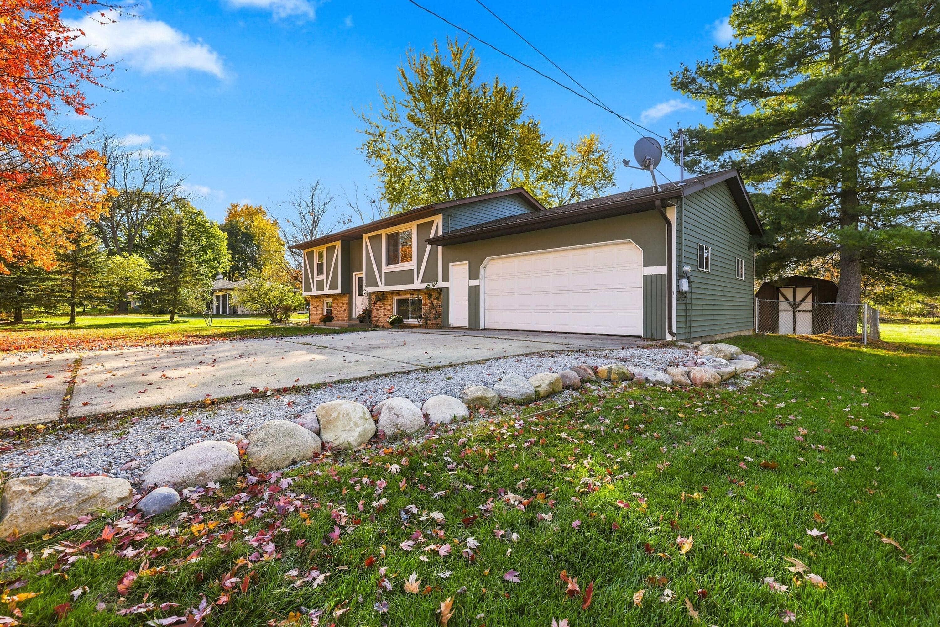 1165 Brownwood Avenue NW Grand Rapids MI 49504