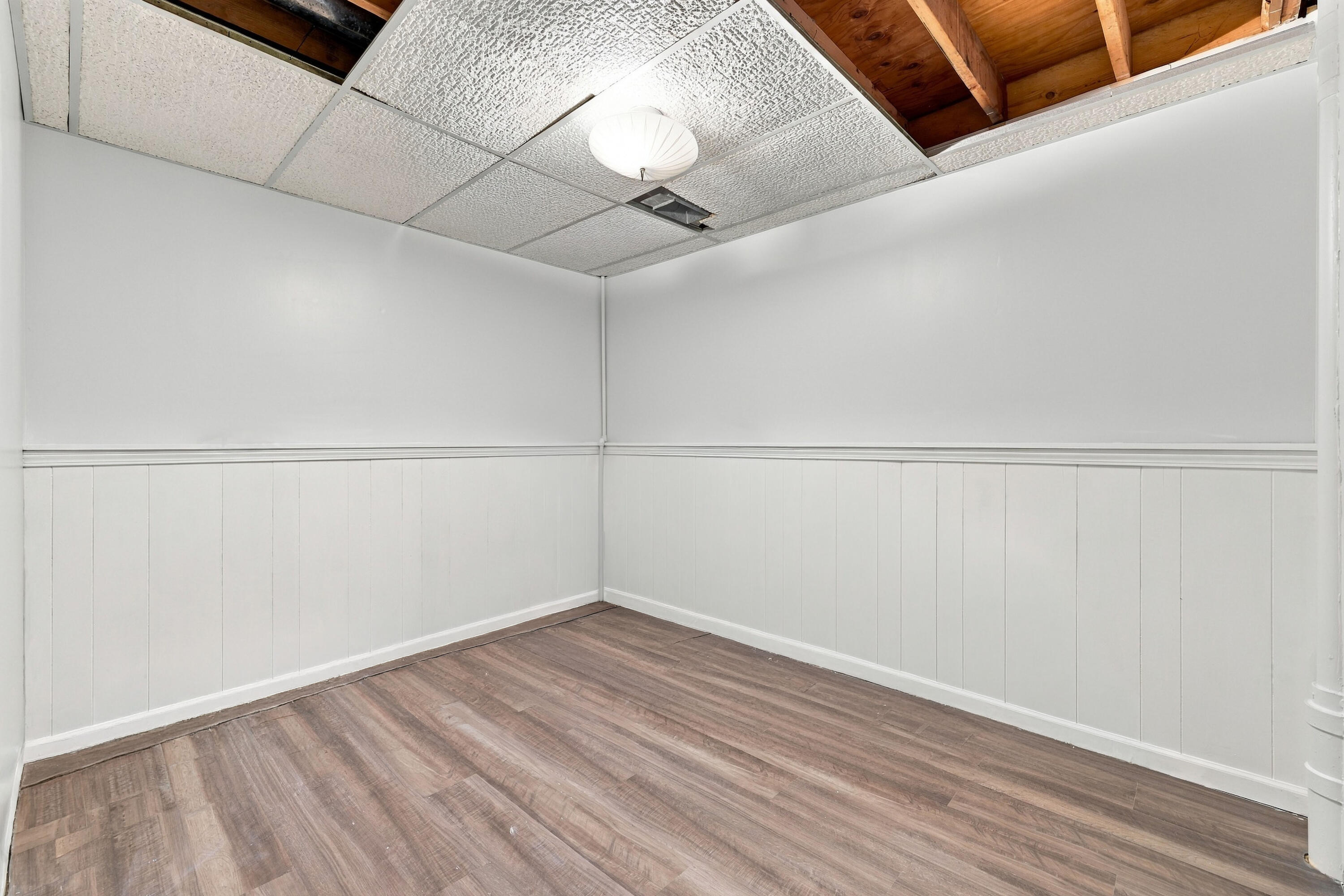1165 Brownwood Avenue NW Grand Rapids MI 49504