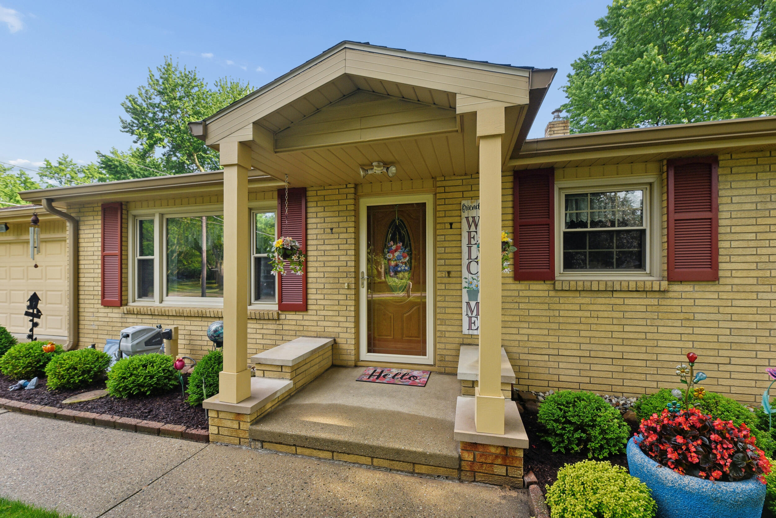 5565 Mohican Drive Stevensville MI 49127