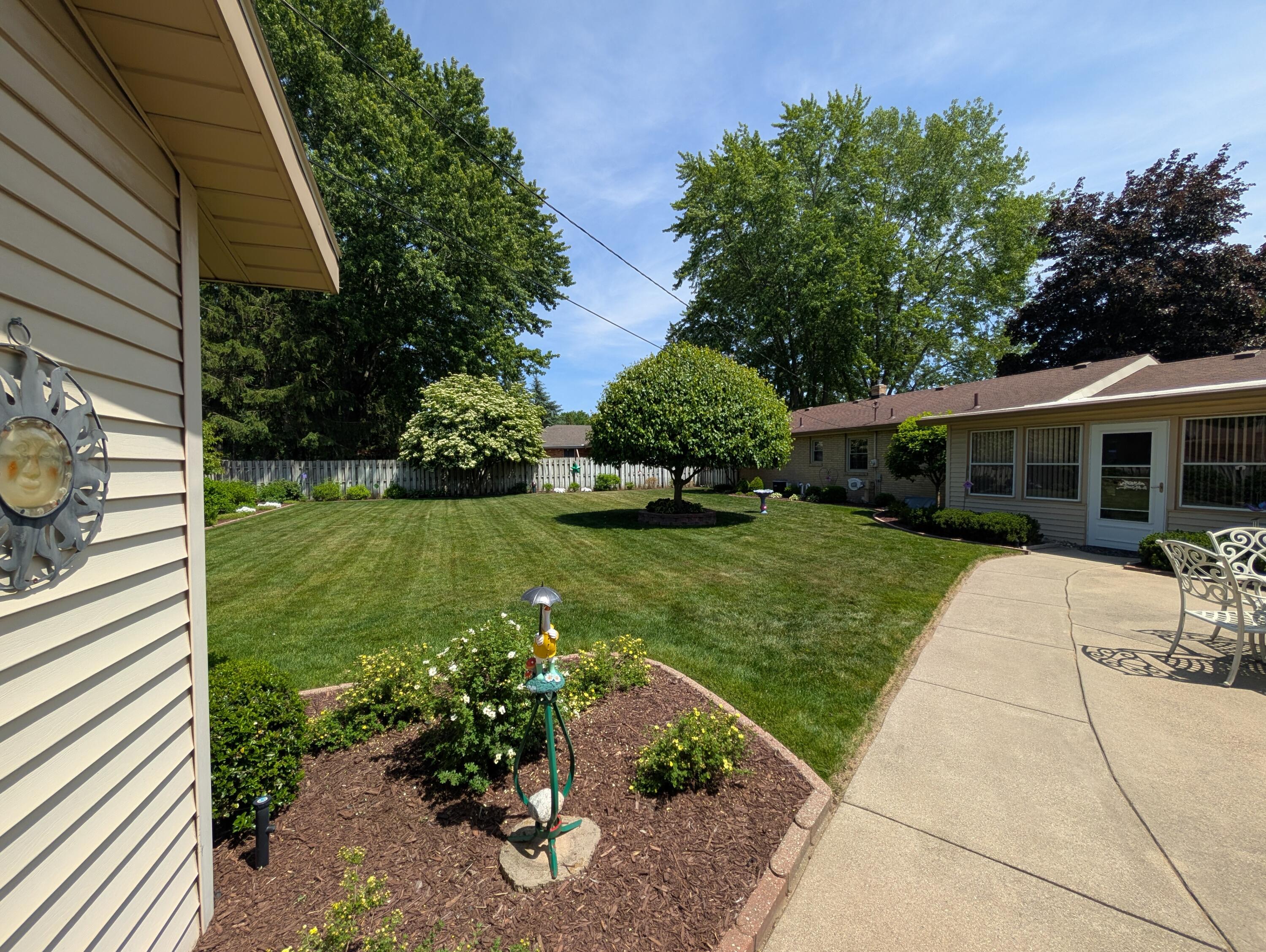 5565 Mohican Drive Stevensville MI 49127
