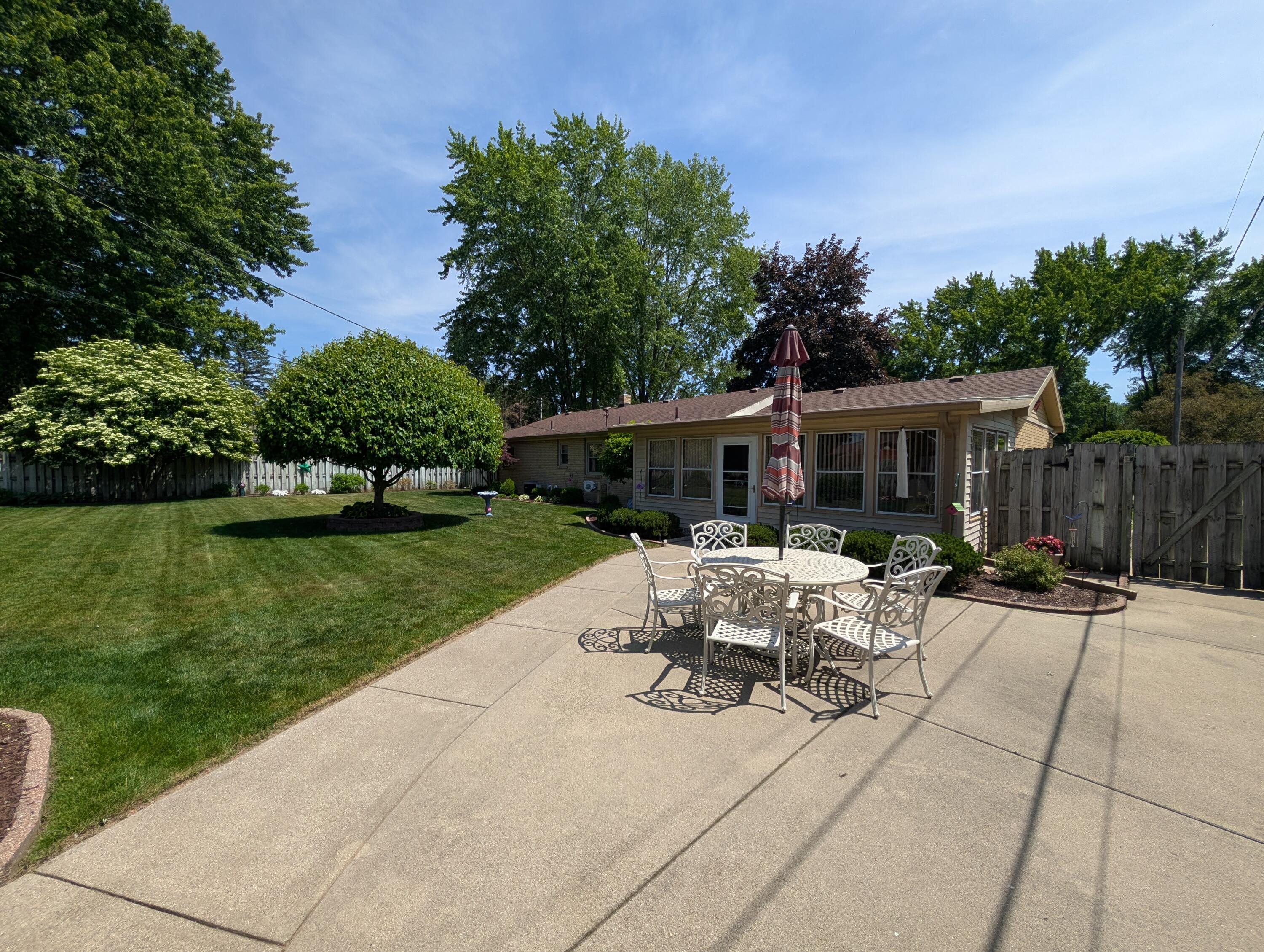 5565 Mohican Drive Stevensville MI 49127