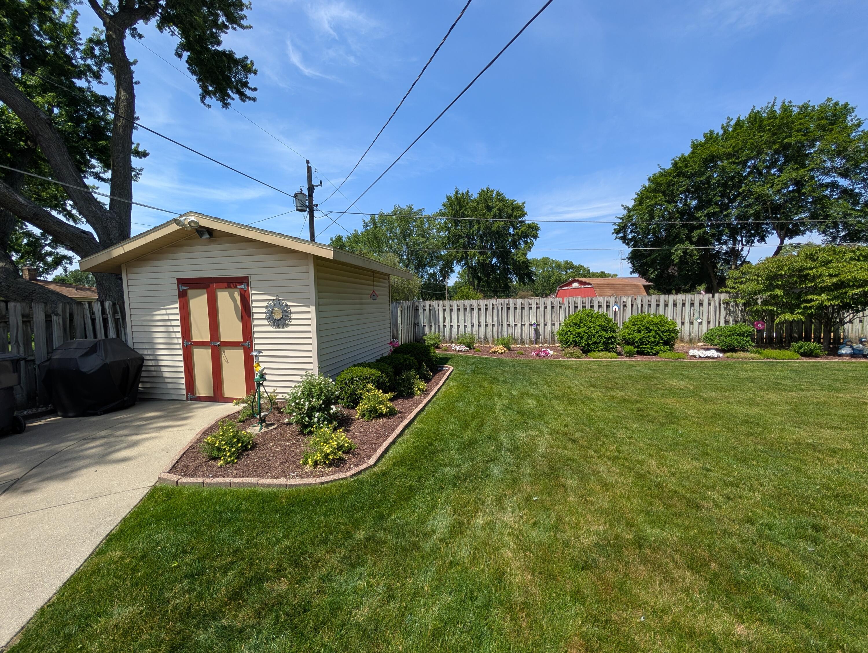 5565 Mohican Drive Stevensville MI 49127