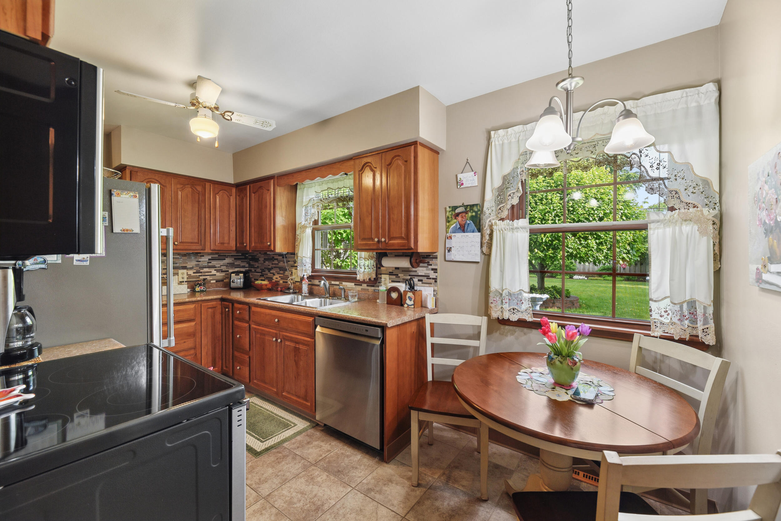 5565 Mohican Drive Stevensville MI 49127