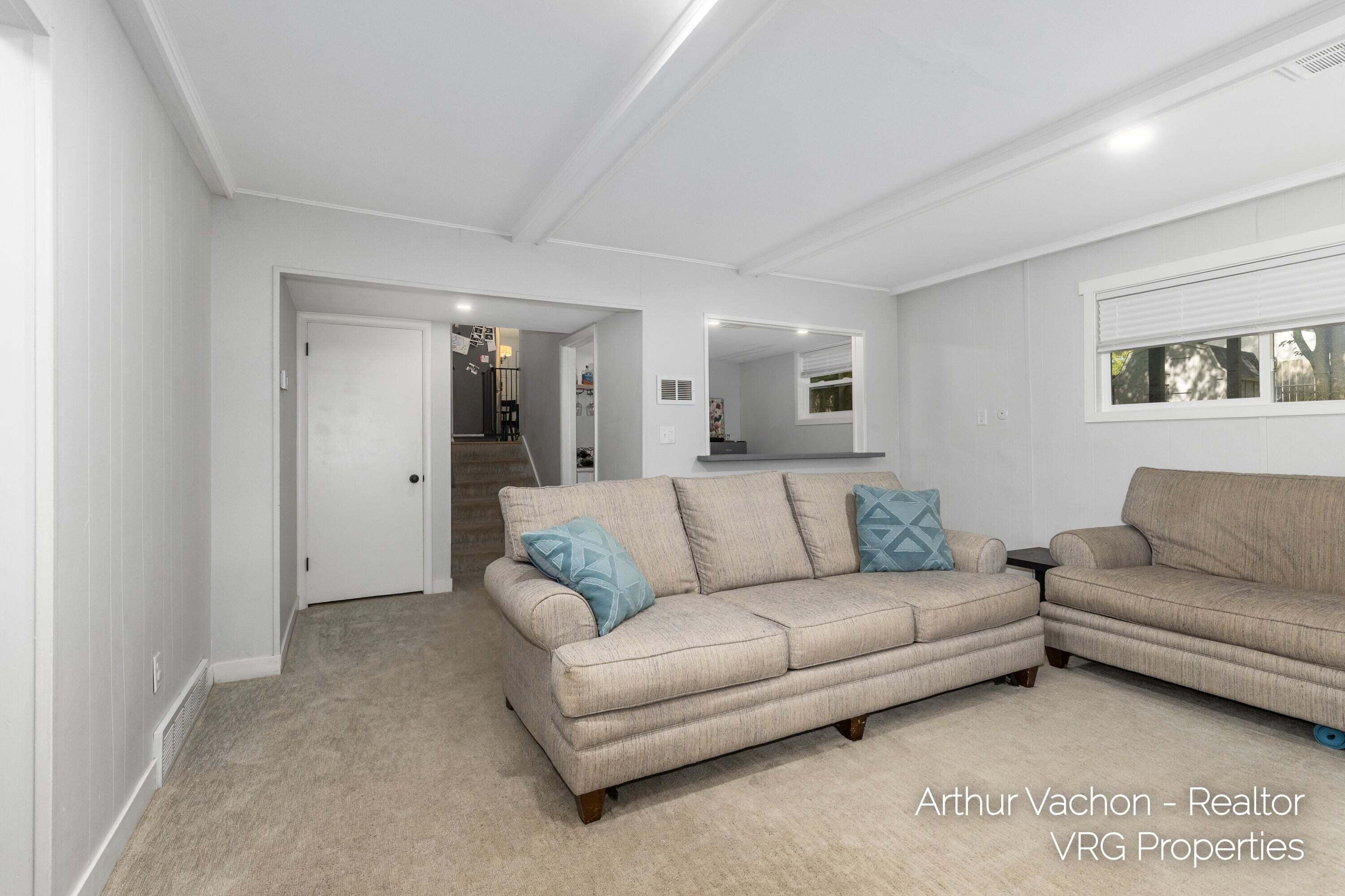 4054 Weymouth Drive SE Grand Rapids MI 49508
