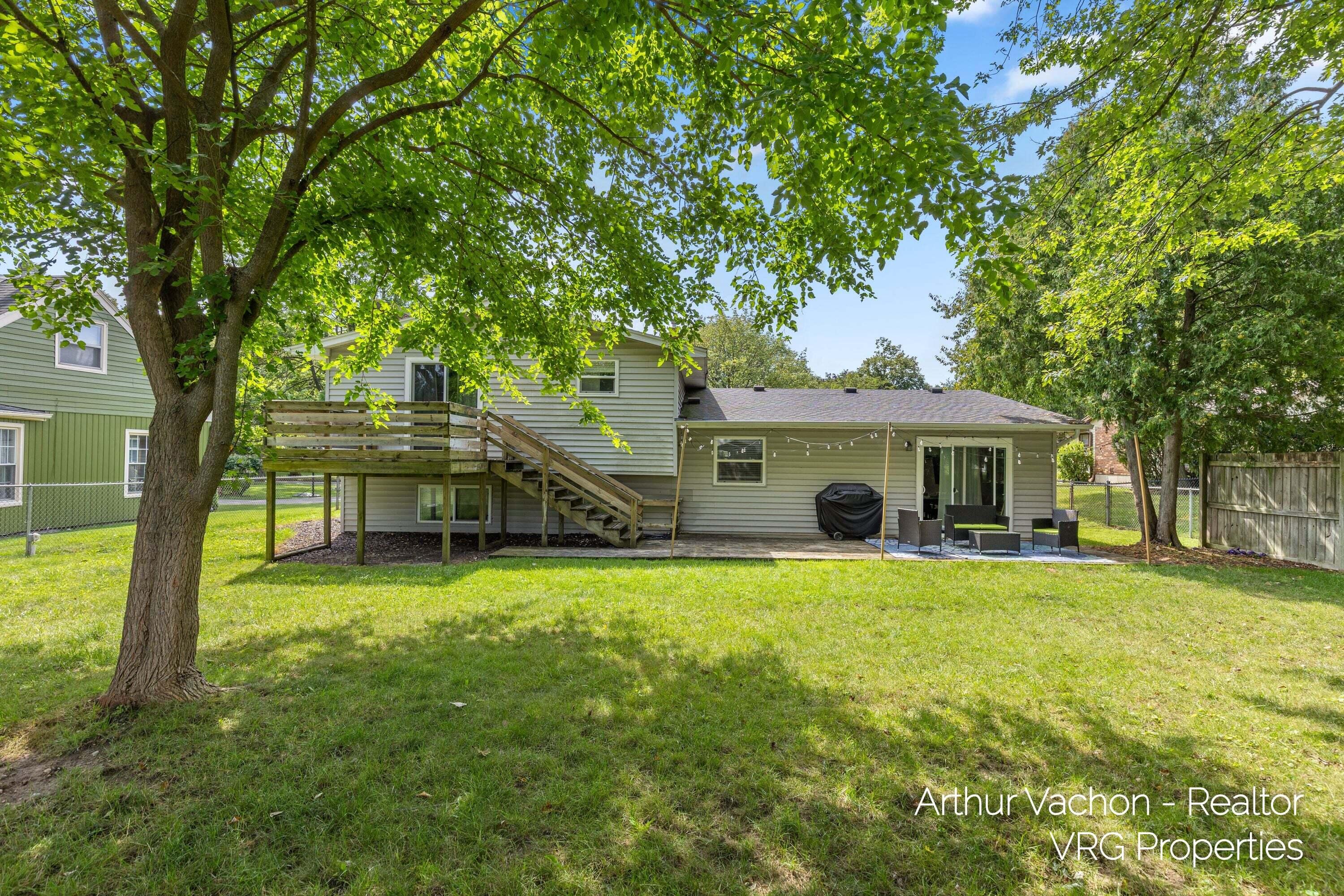 4054 Weymouth Drive SE Grand Rapids MI 49508