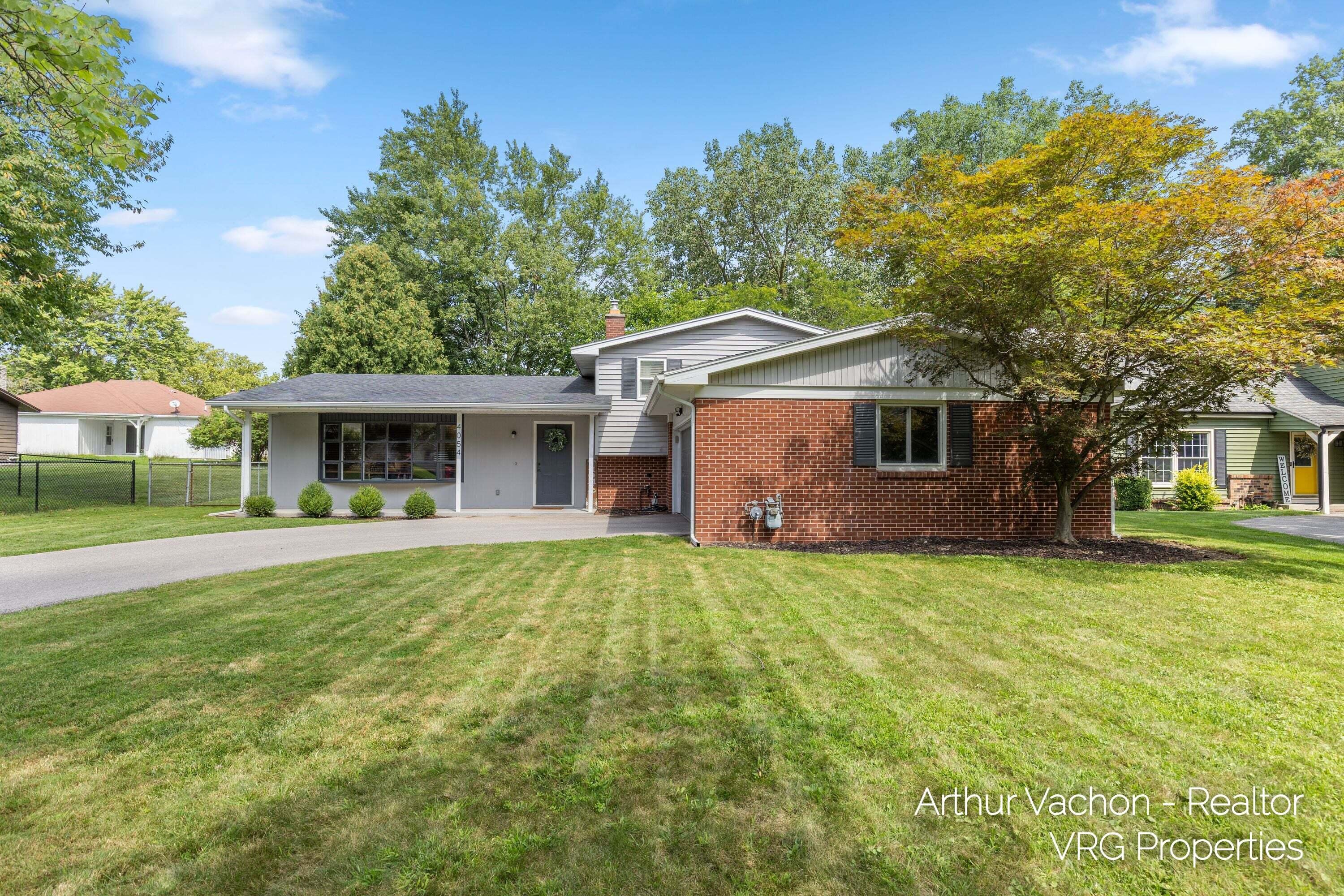 4054 Weymouth Drive SE Grand Rapids MI 49508