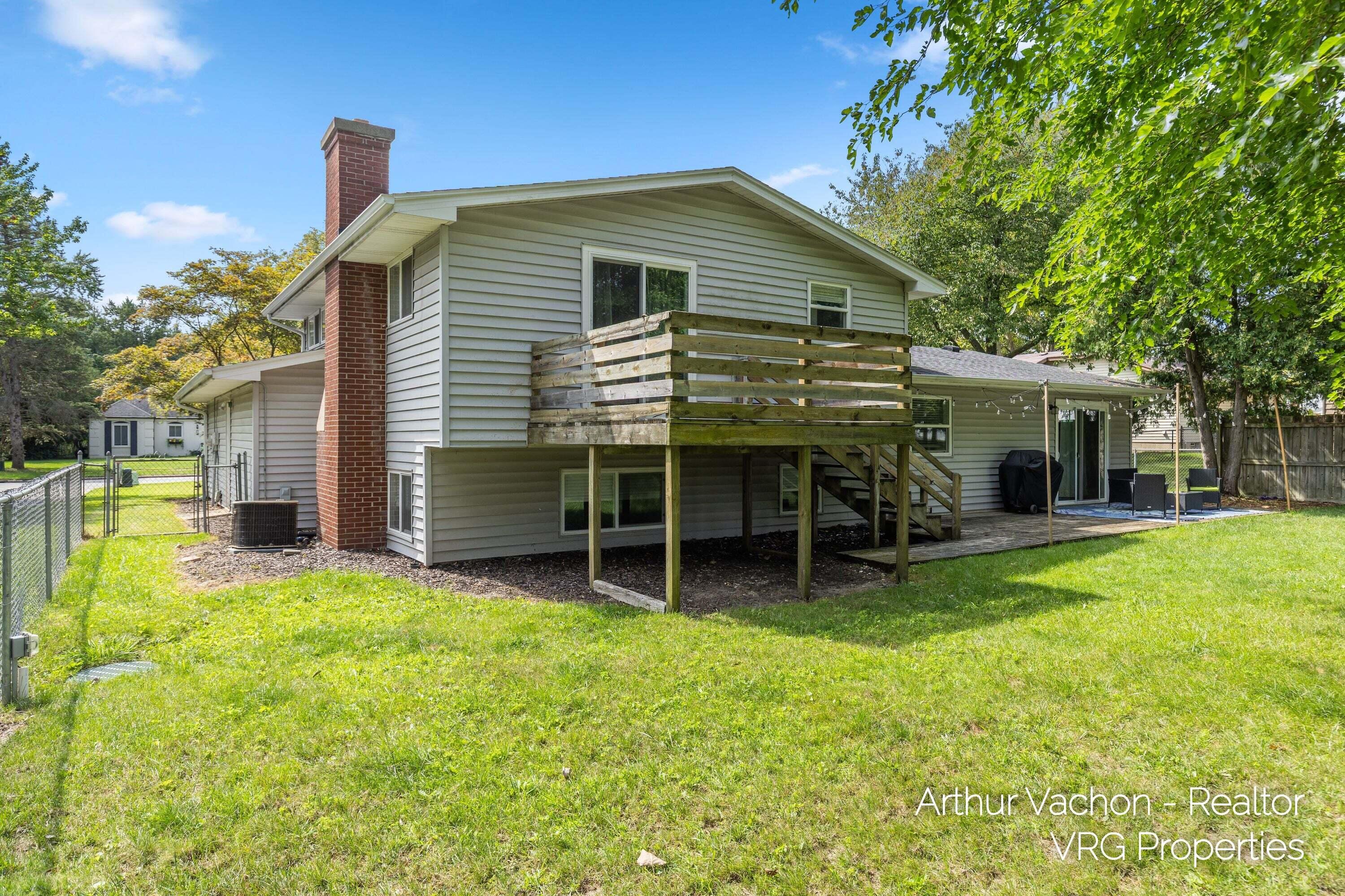 4054 Weymouth Drive SE Grand Rapids MI 49508