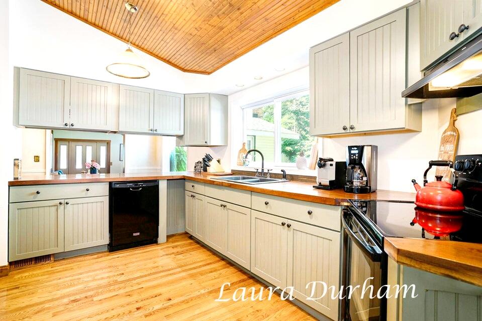 6533 Clearbrook Drive Saugatuck MI 49453