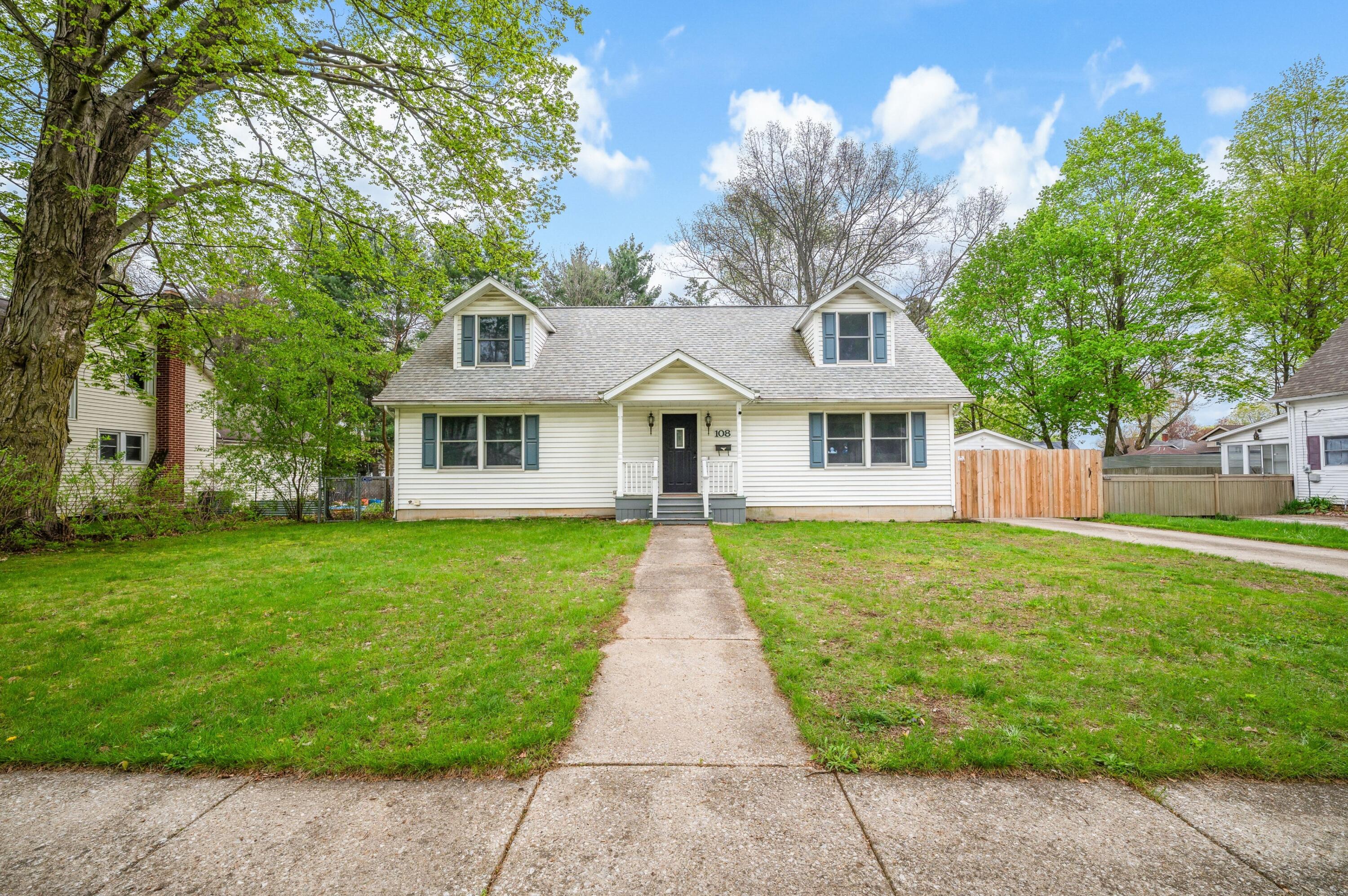 108 N Cayuga Street Buchanan MI 49107