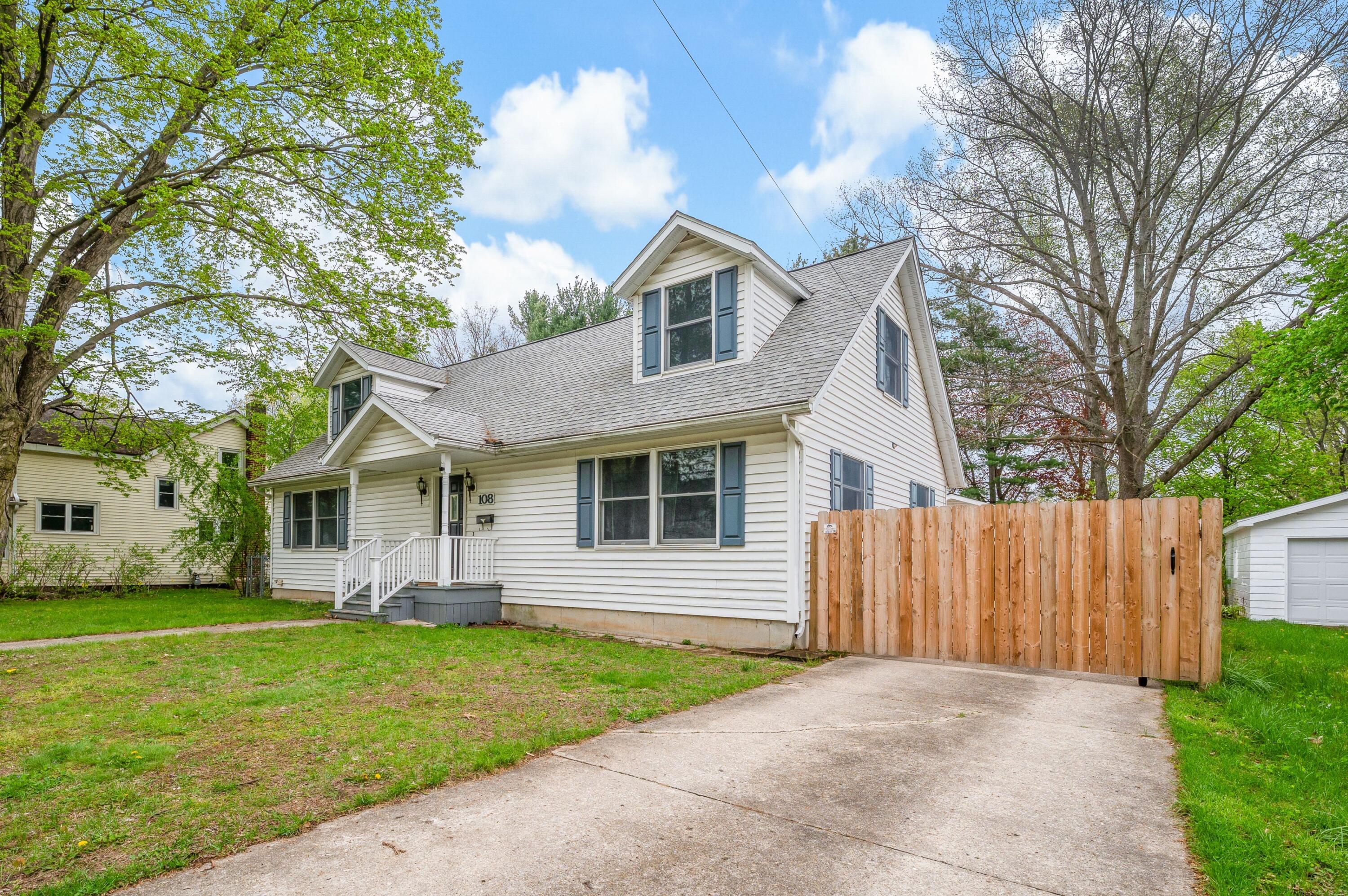 108 N Cayuga Street Buchanan MI 49107