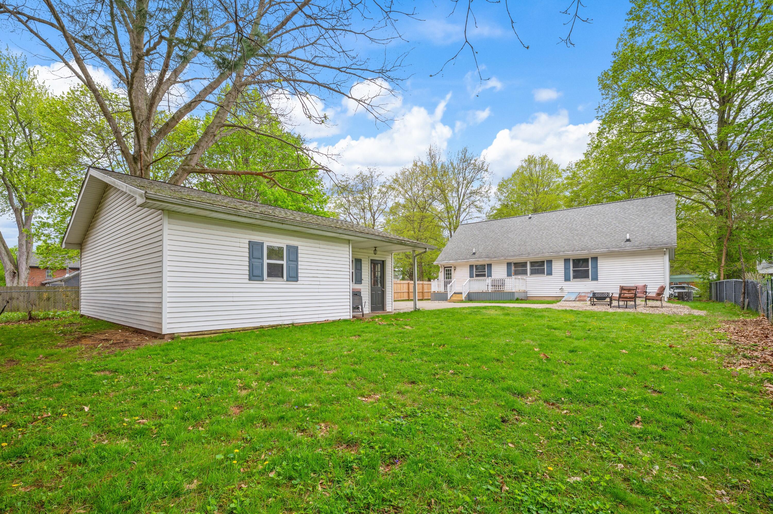 108 N Cayuga Street Buchanan MI 49107