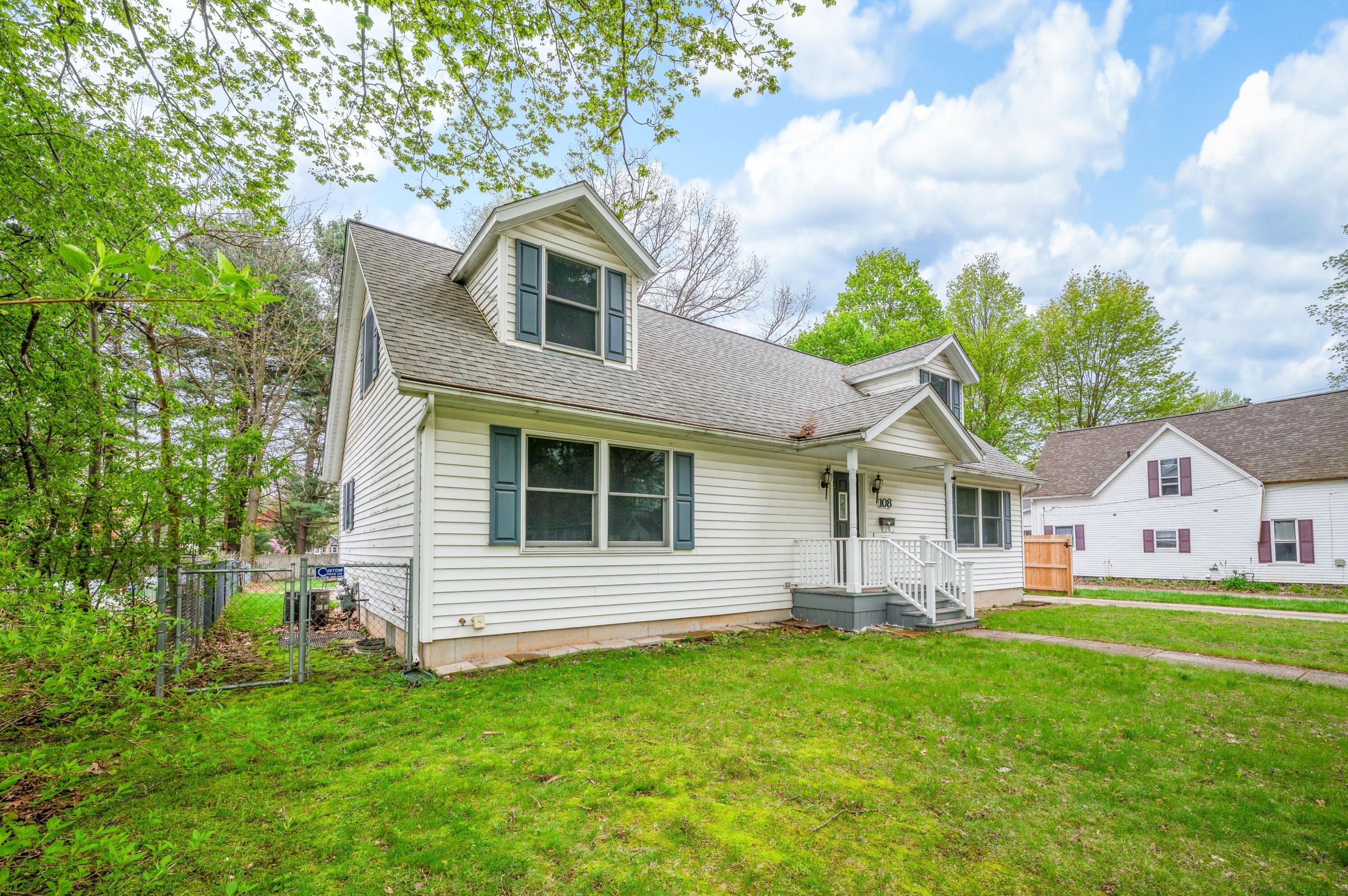 108 N Cayuga Street Buchanan MI 49107