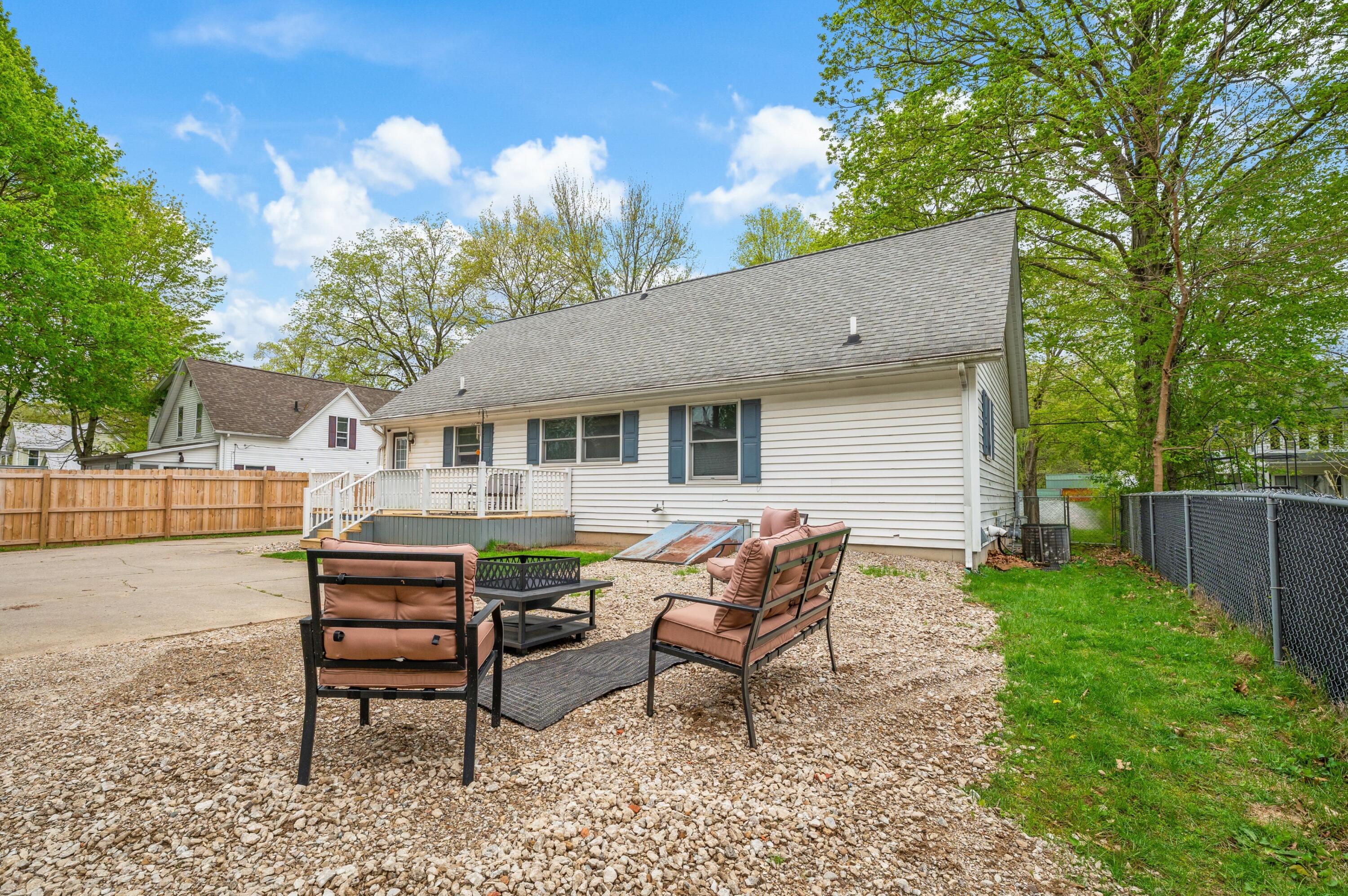 108 N Cayuga Street Buchanan MI 49107