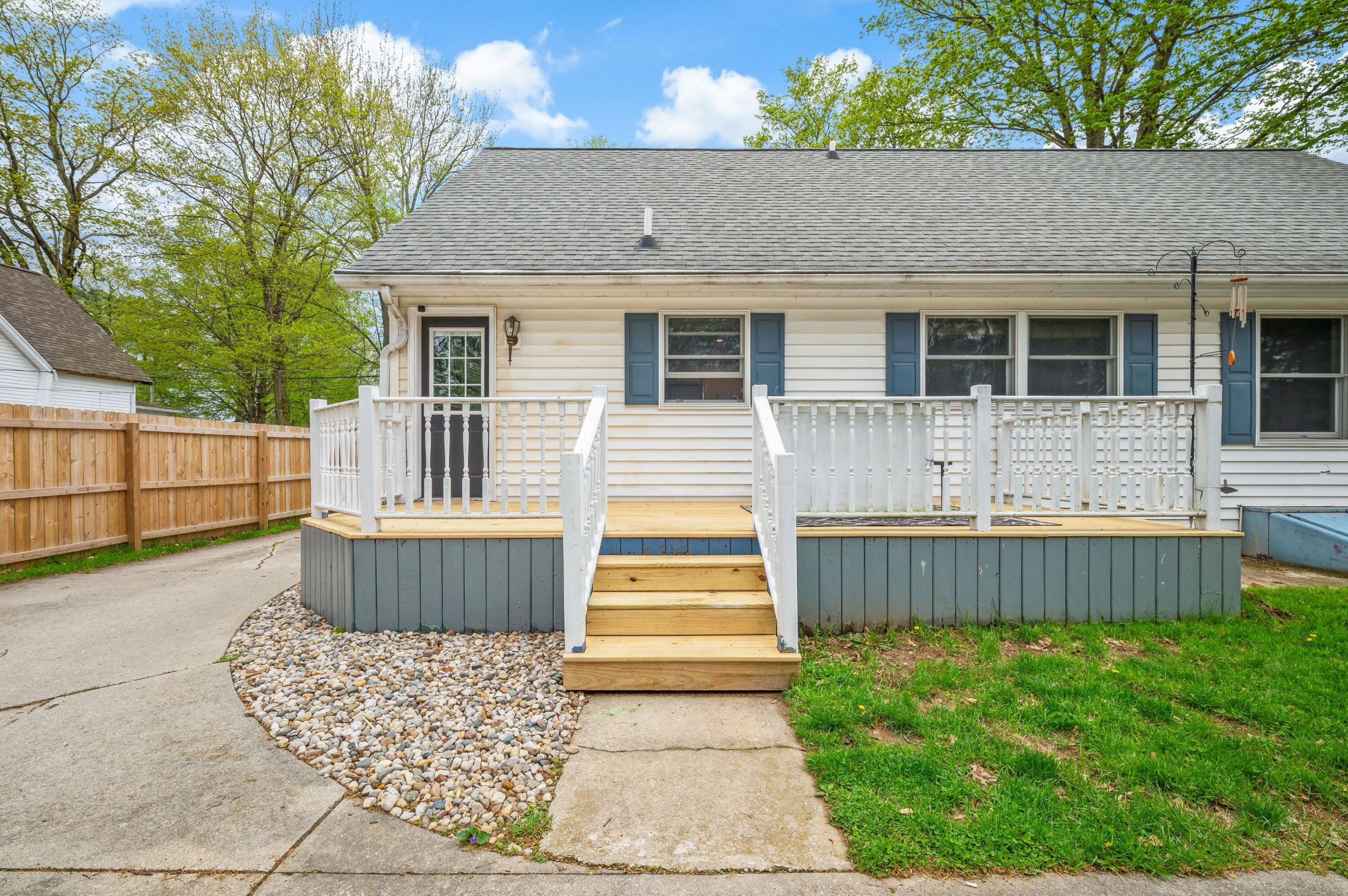 108 N Cayuga Street Buchanan MI 49107