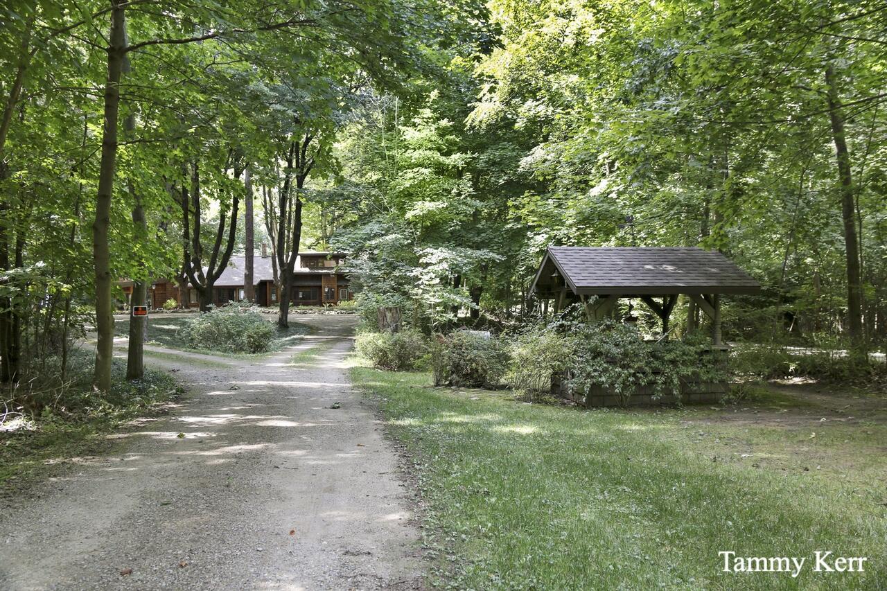 2450 Lakeshore Drive Fennville MI 49408
