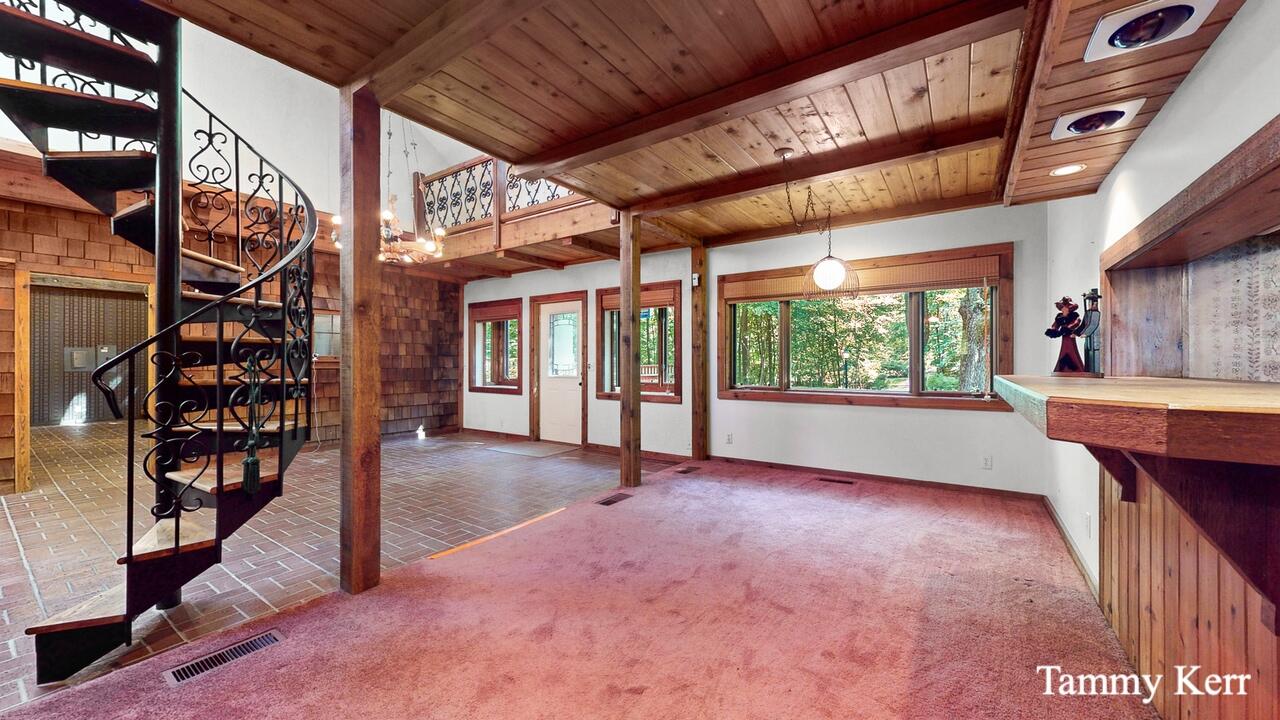 2450 Lakeshore Drive Fennville MI 49408