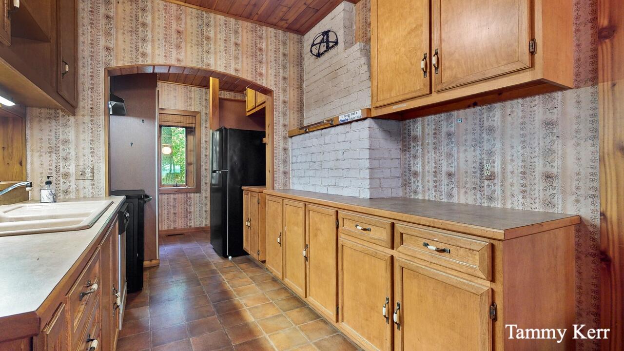 2450 Lakeshore Drive Fennville MI 49408