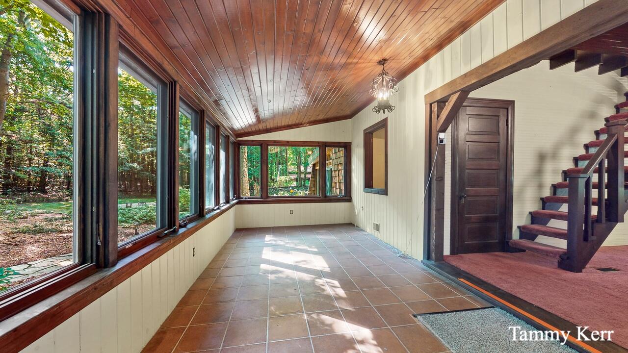 2450 Lakeshore Drive Fennville MI 49408
