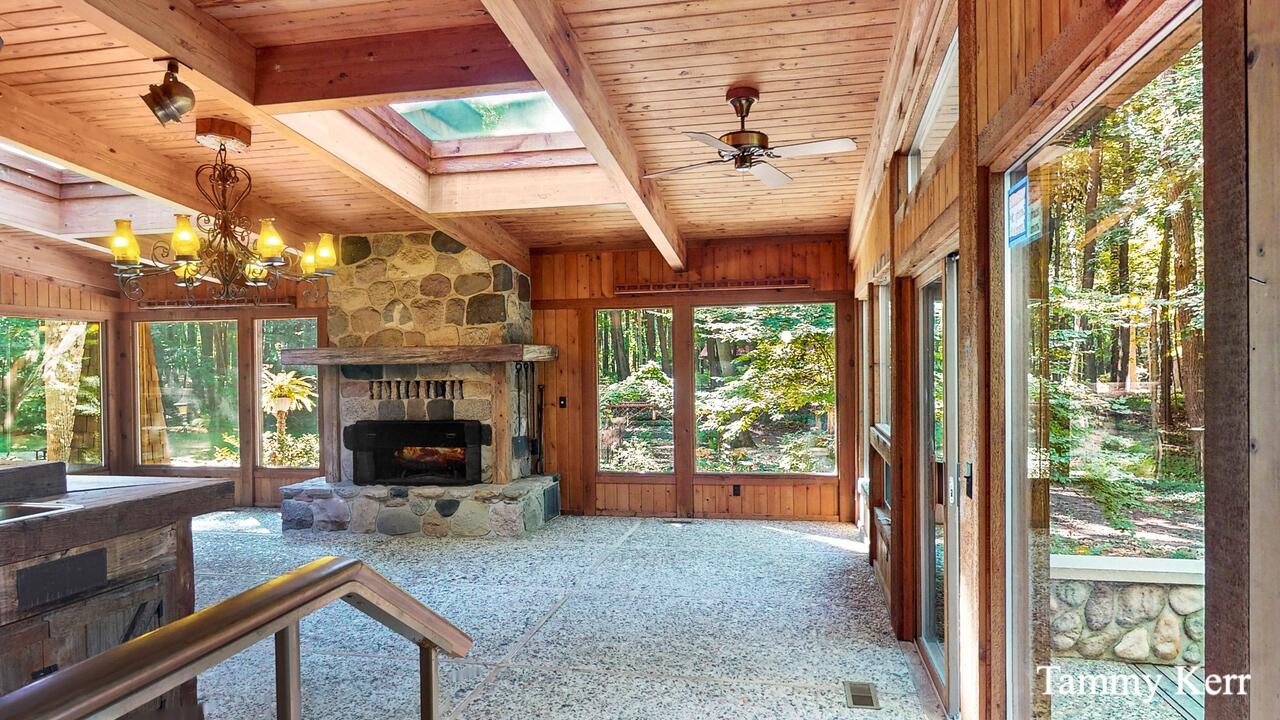 2450 Lakeshore Drive Fennville MI 49408