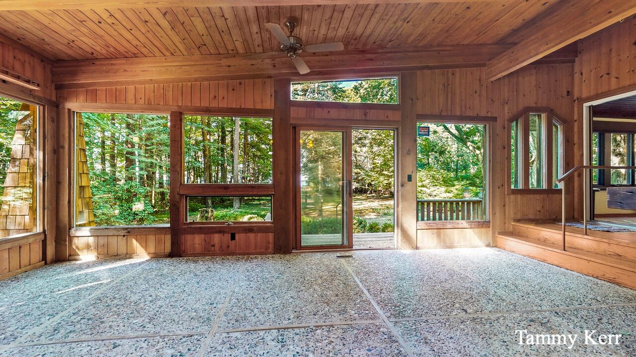 2450 Lakeshore Drive Fennville MI 49408