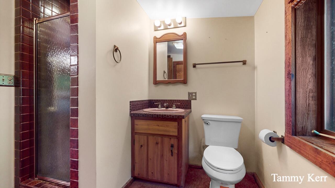 2450 Lakeshore Drive Fennville MI 49408