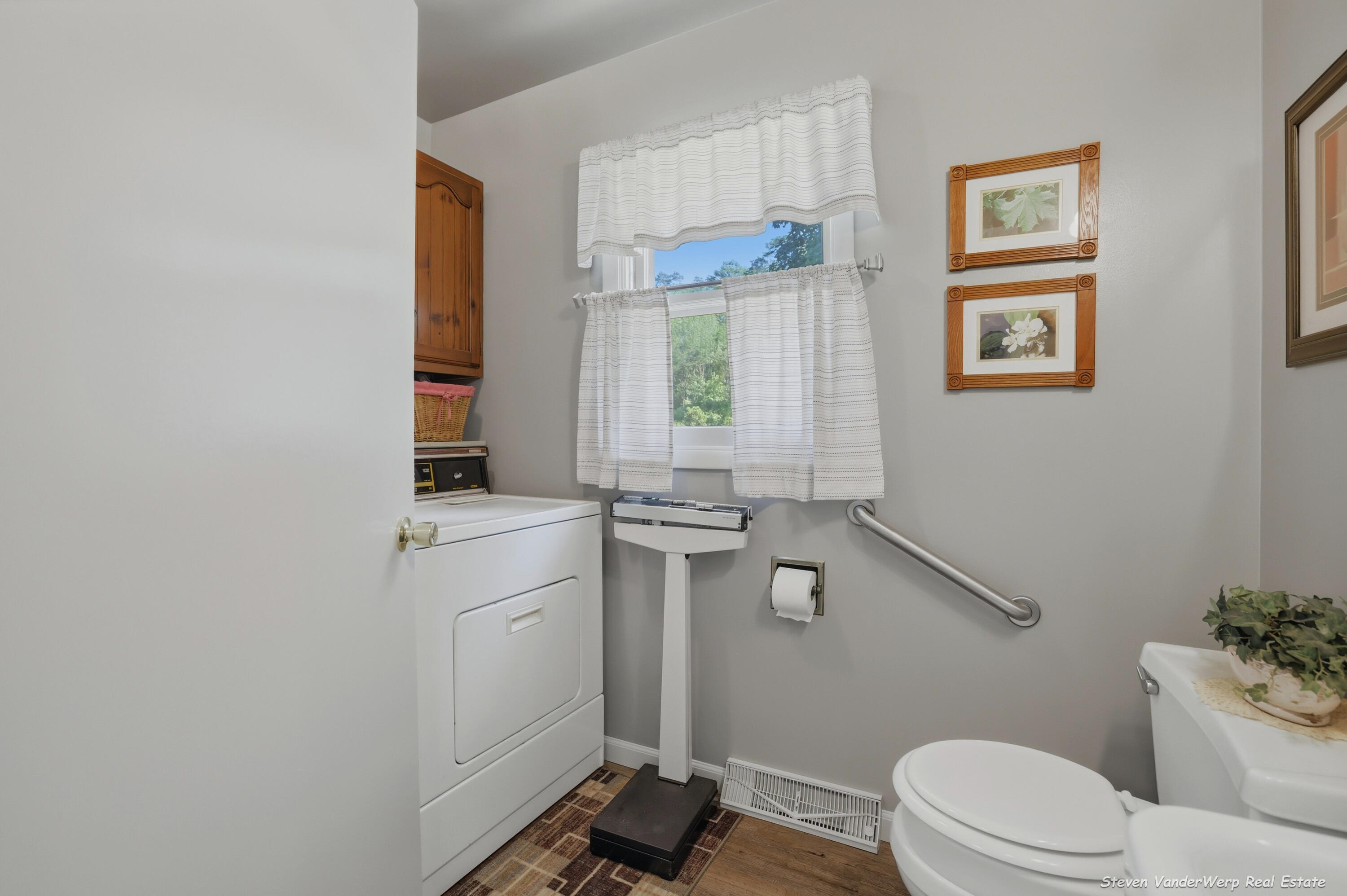 1935 Nielwood Drive Muskegon MI 49445