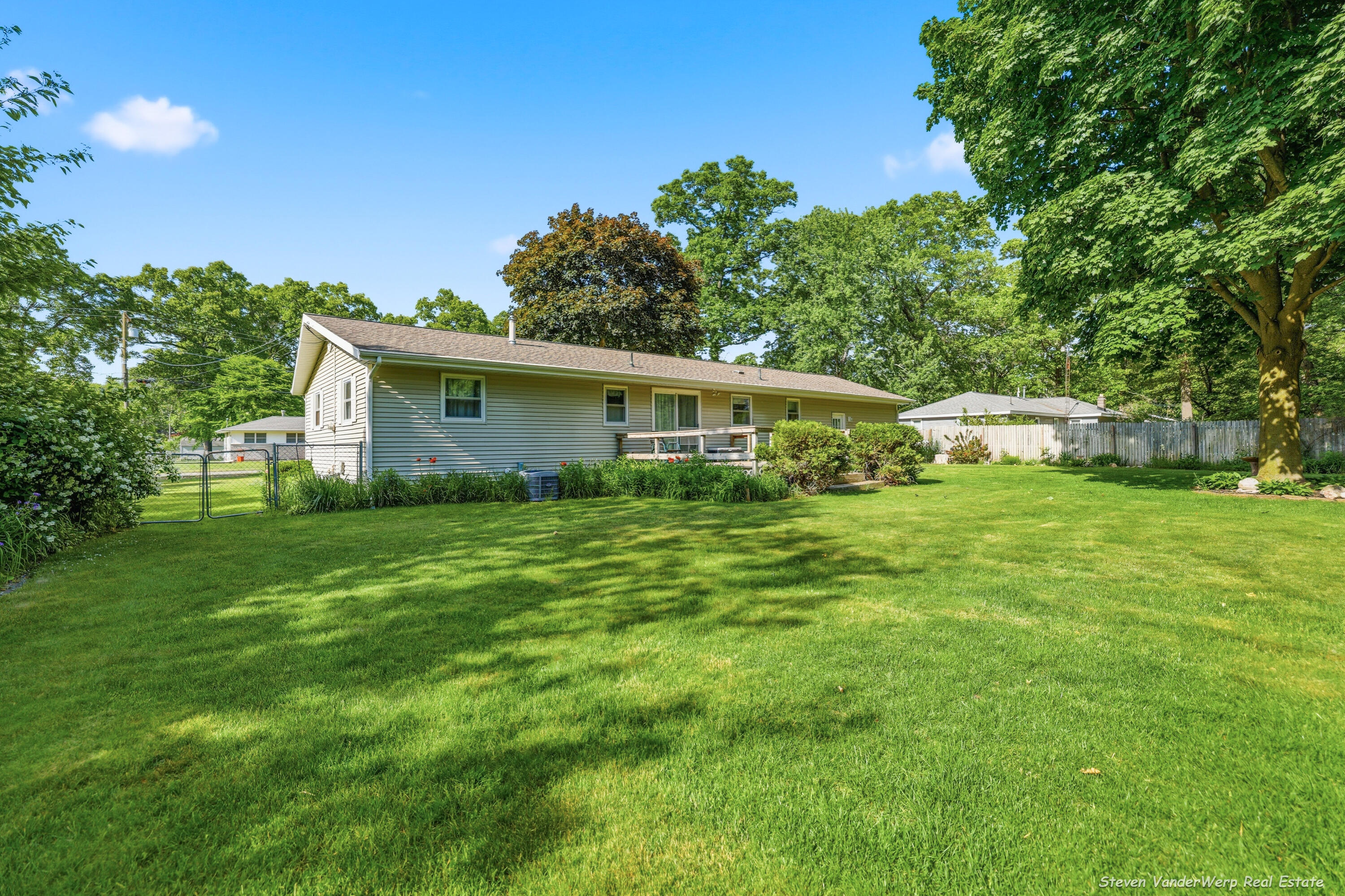 1935 Nielwood Drive Muskegon MI 49445