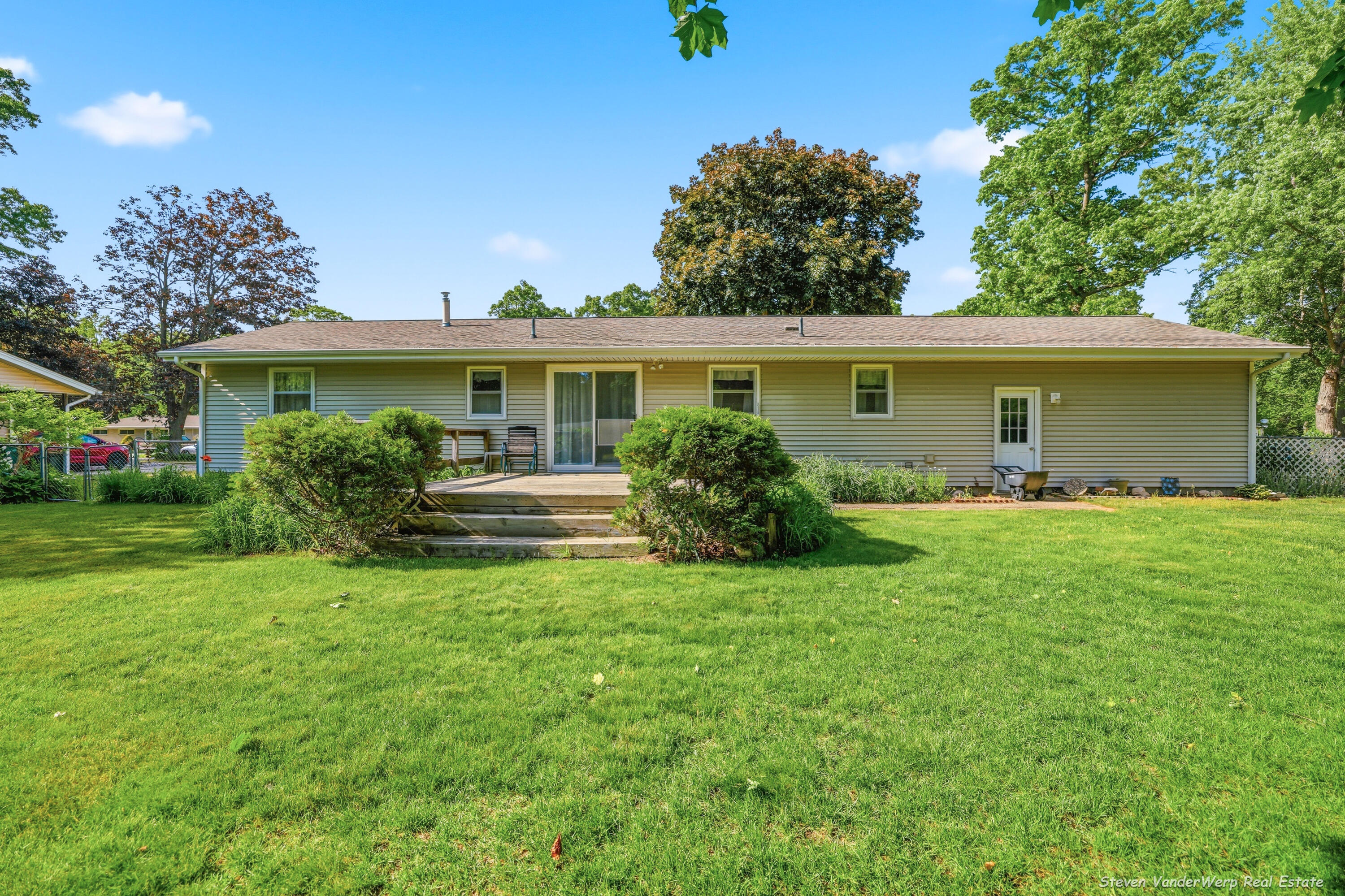 1935 Nielwood Drive Muskegon MI 49445