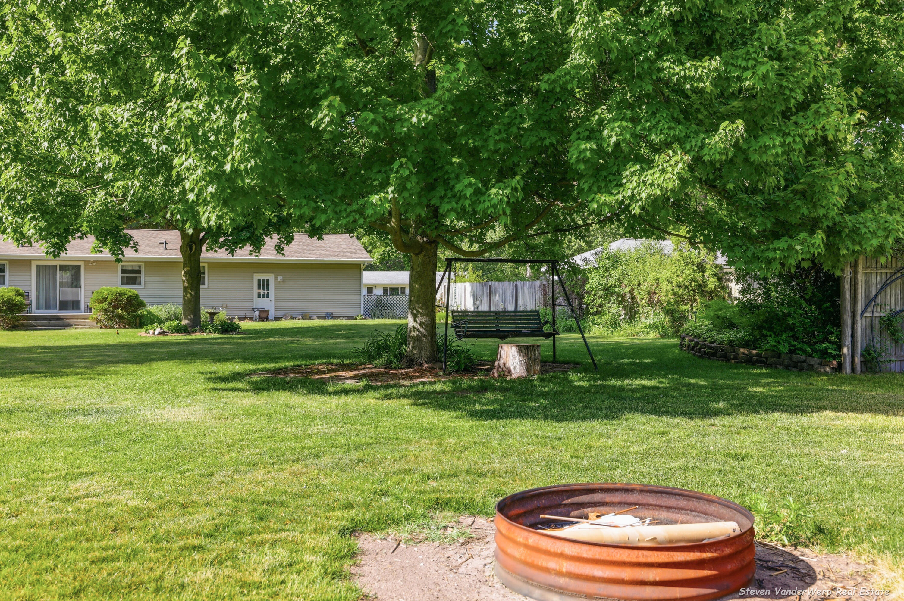 1935 Nielwood Drive Muskegon MI 49445