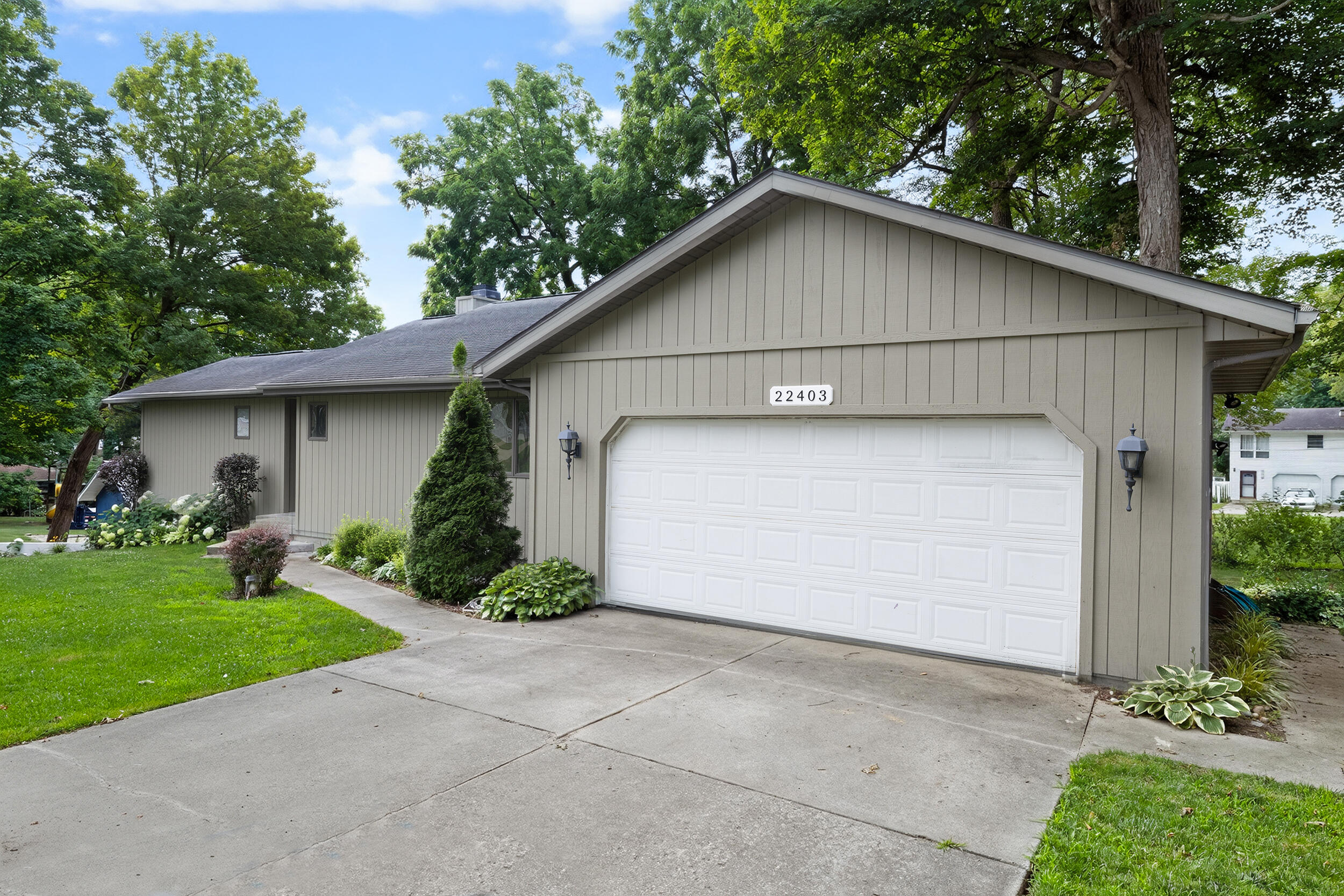 22403 Maple Row Street Cassopolis MI 49031