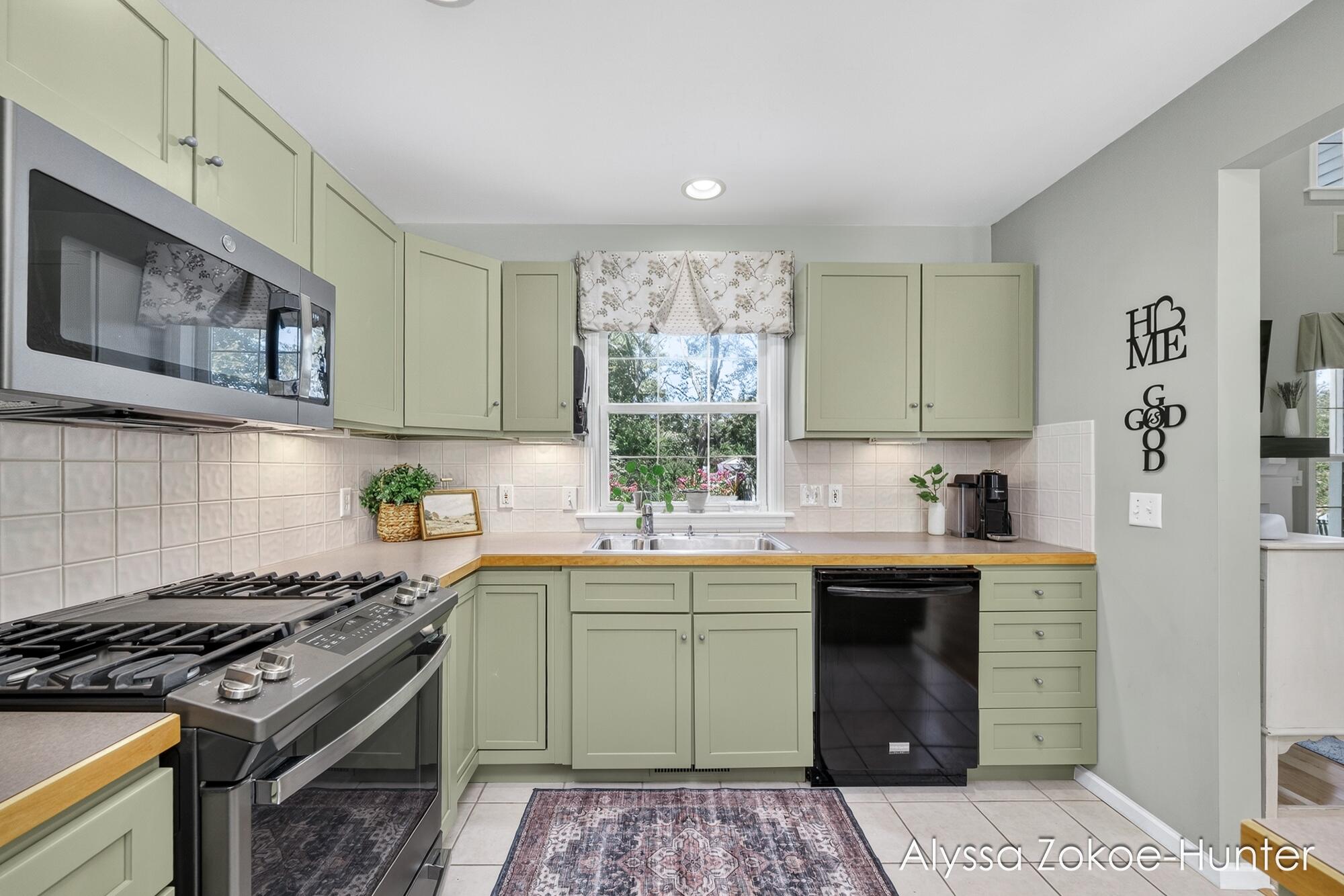2739 Wellspring NW Grand Rapids MI 49504