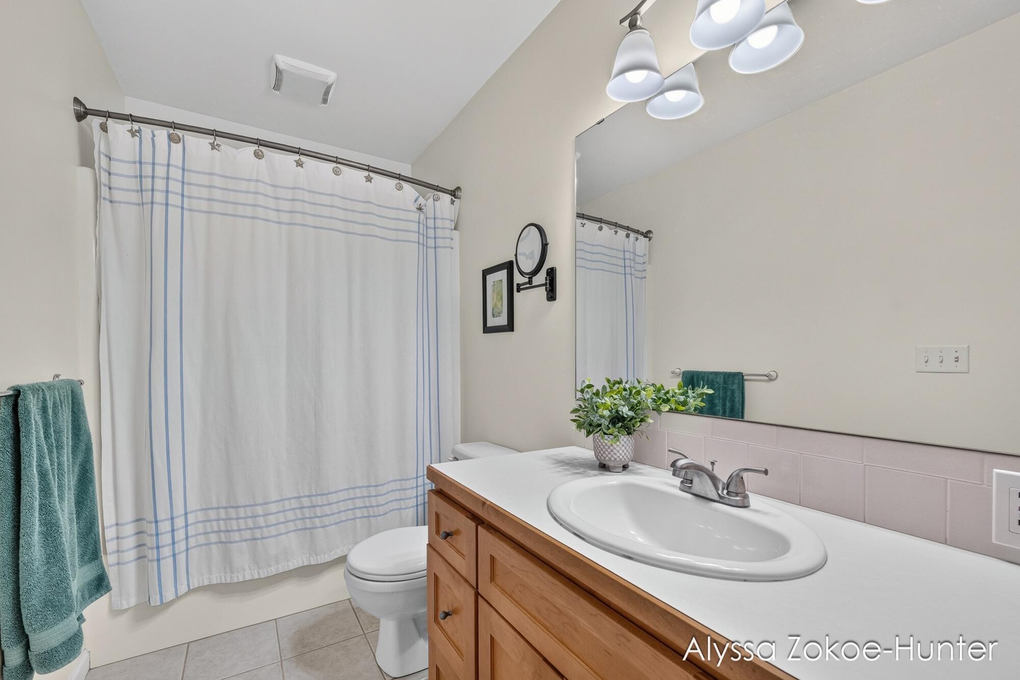 2739 Wellspring NW Grand Rapids MI 49504