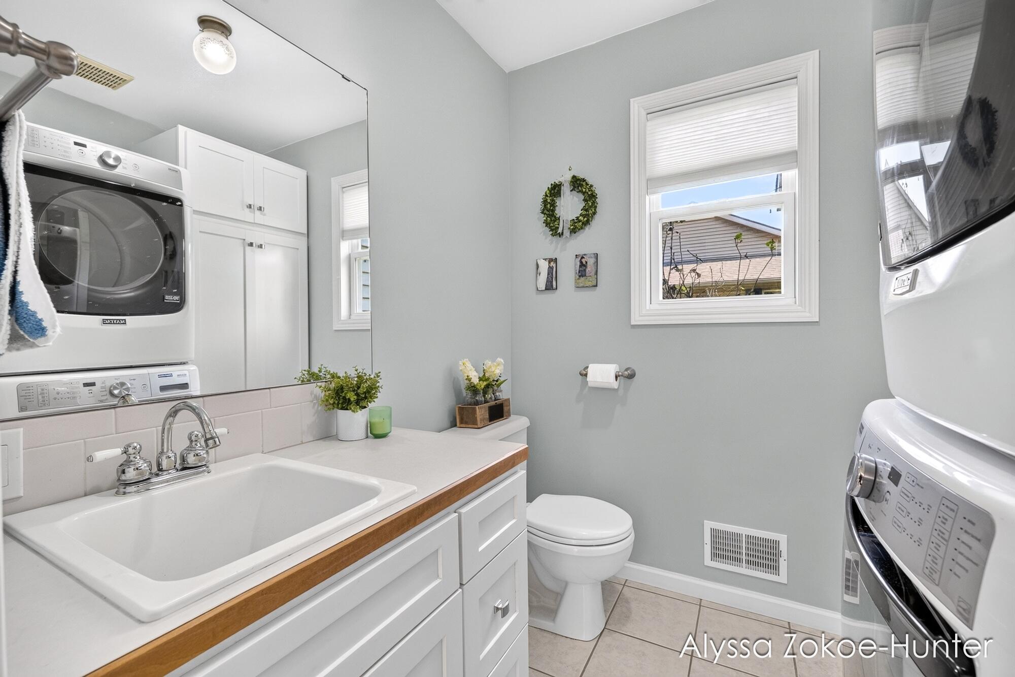 2739 Wellspring NW Grand Rapids MI 49504