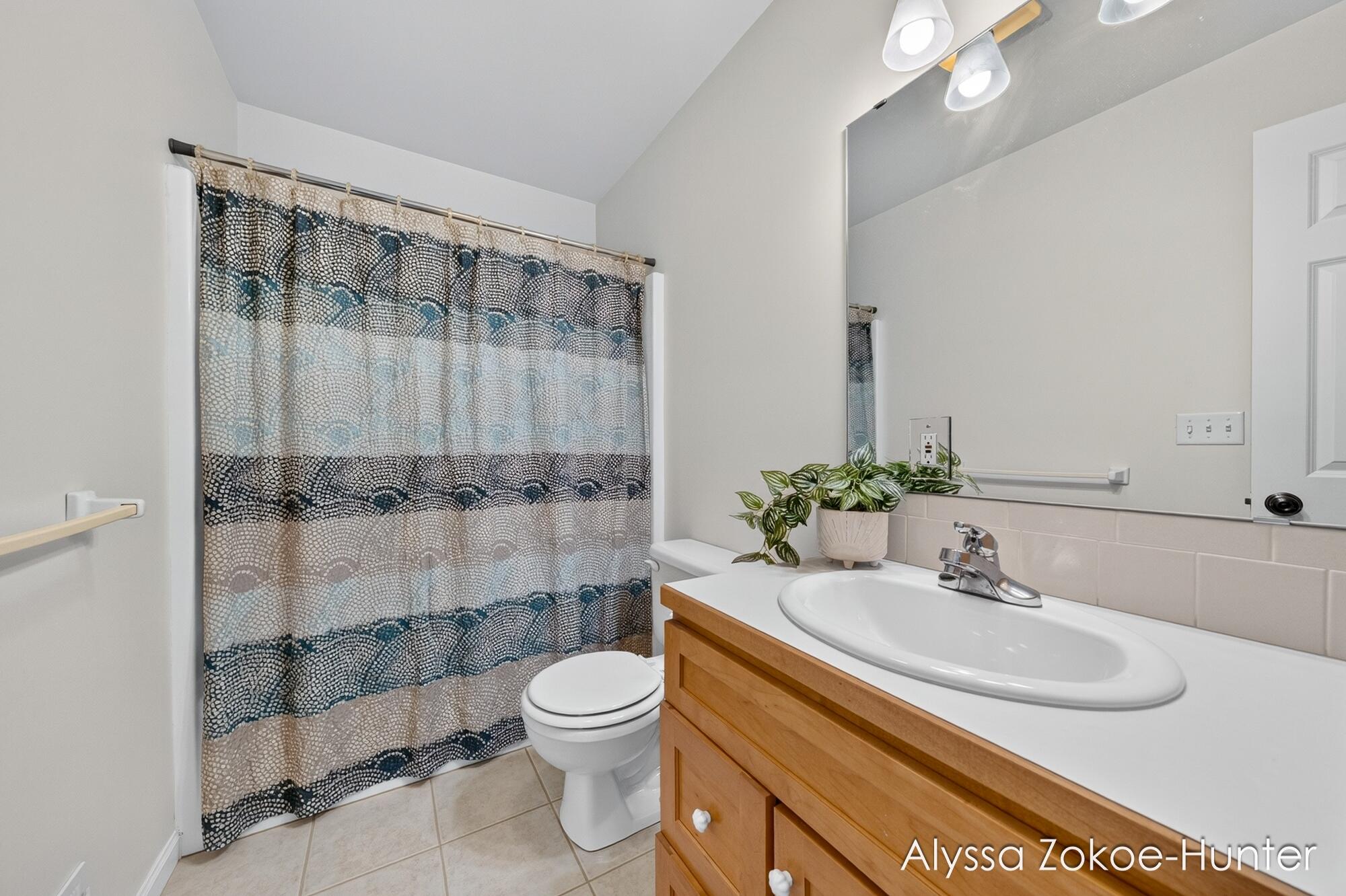 2739 Wellspring NW Grand Rapids MI 49504