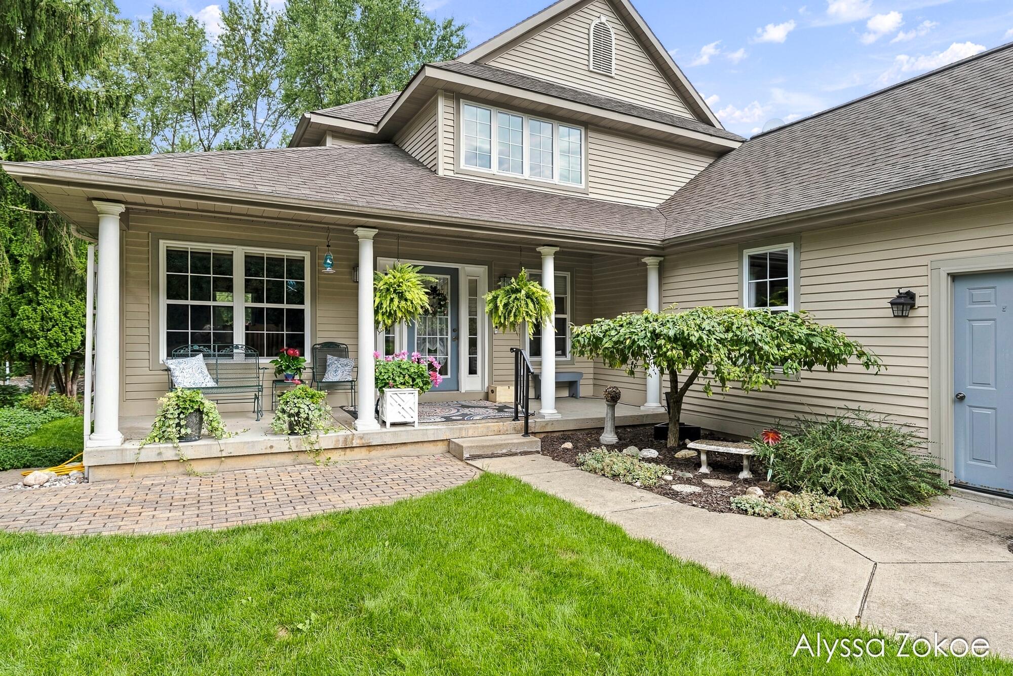 2739 Wellspring NW Grand Rapids MI 49504