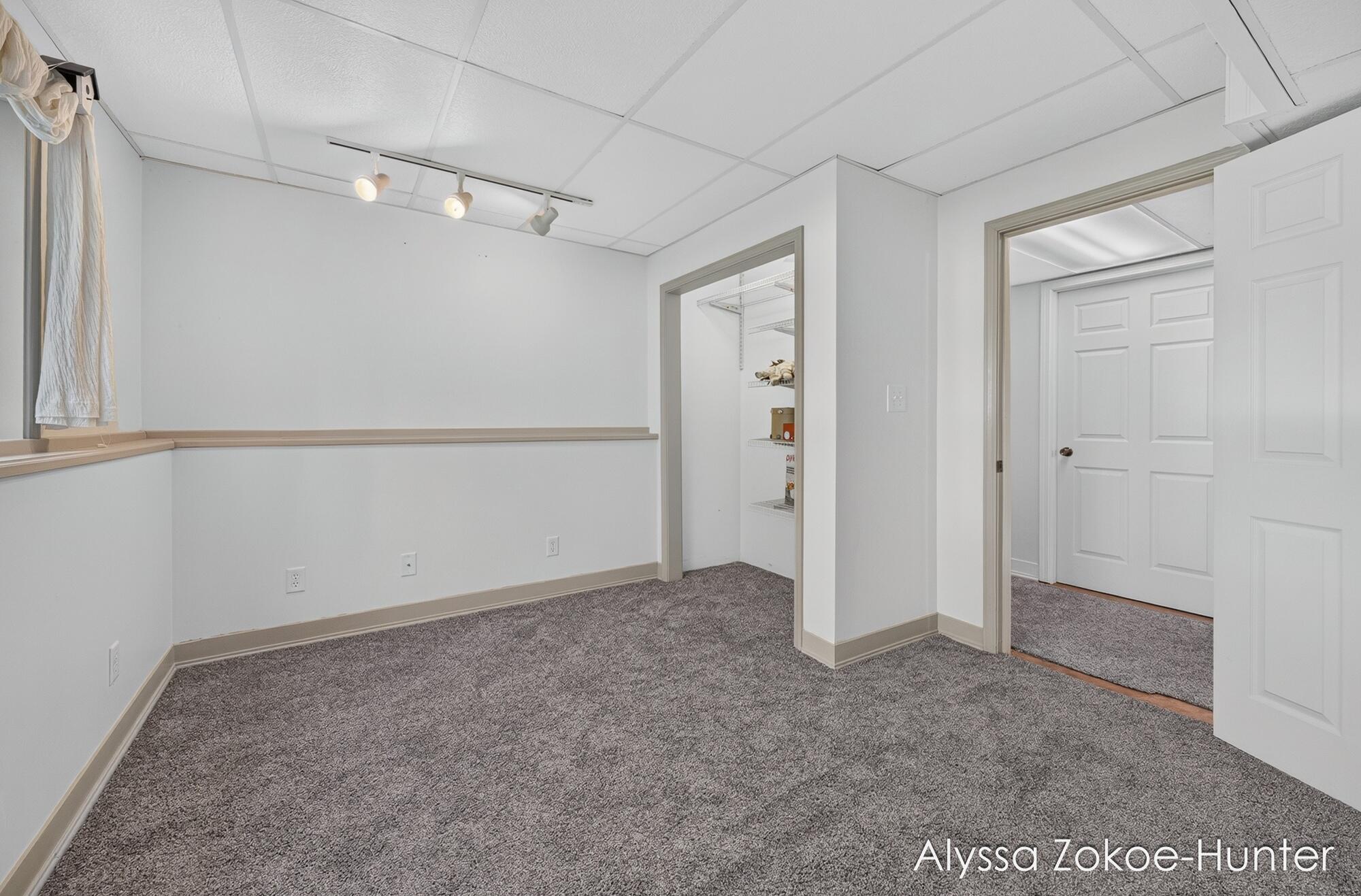 2739 Wellspring NW Grand Rapids MI 49504