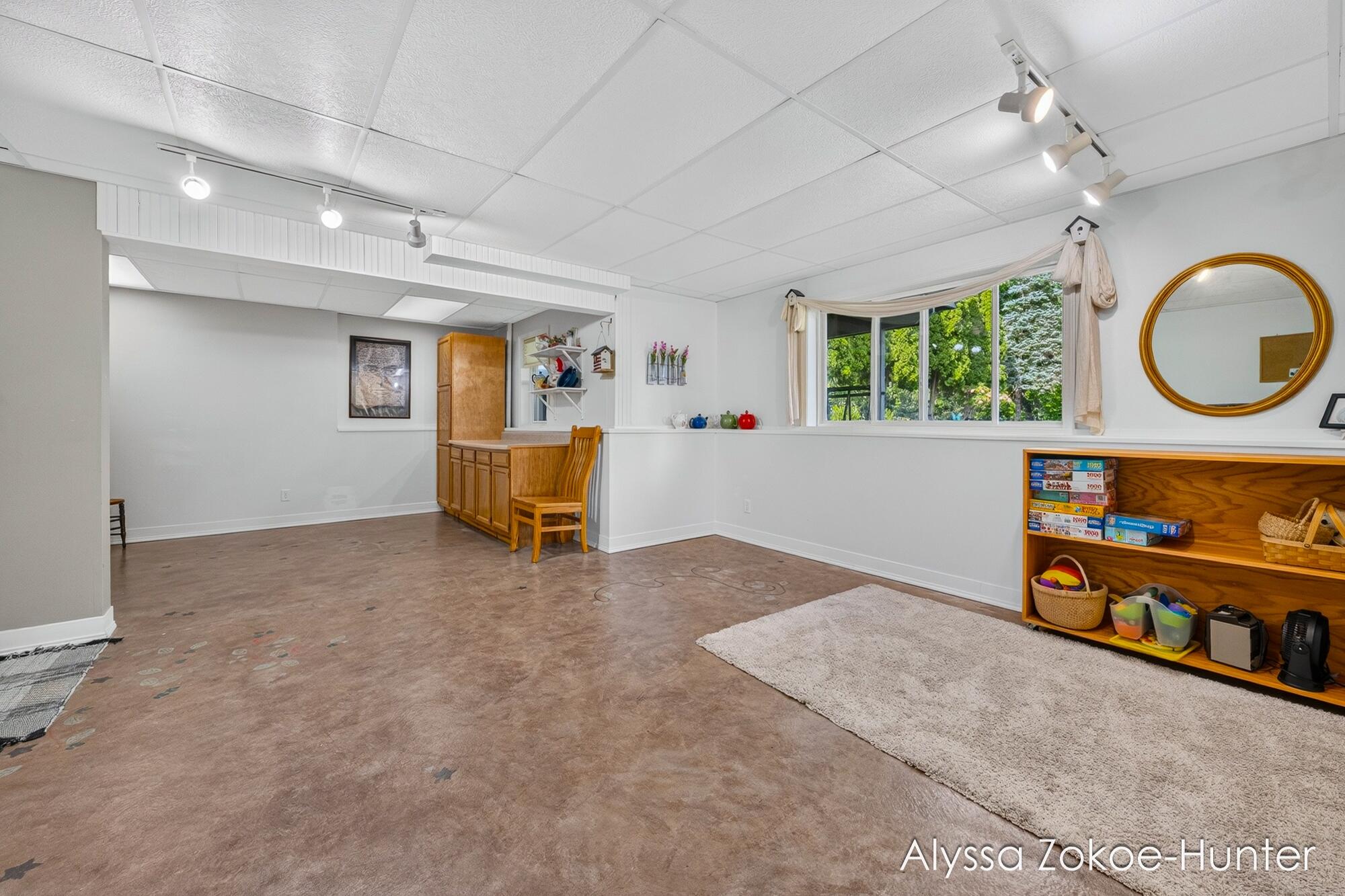 2739 Wellspring NW Grand Rapids MI 49504