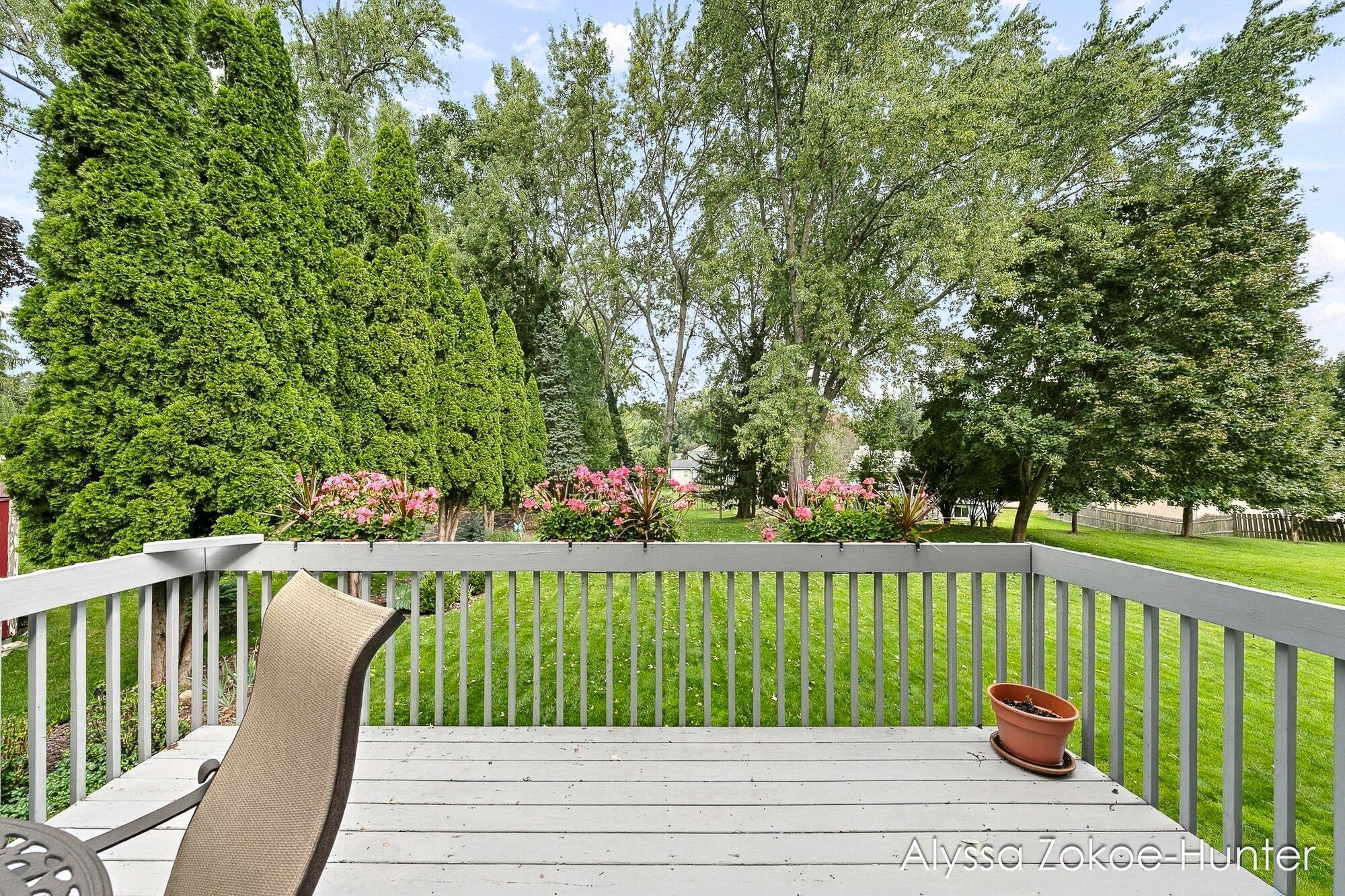2739 Wellspring NW Grand Rapids MI 49504