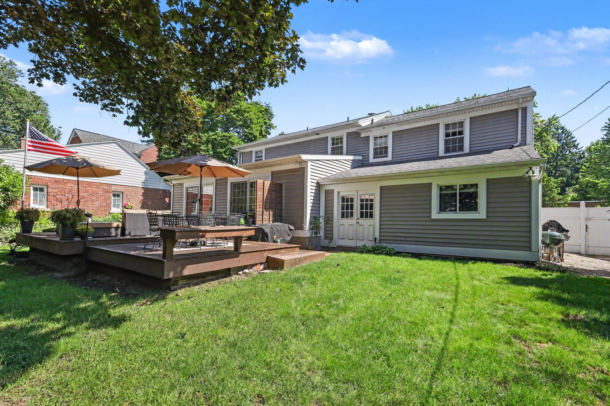 955 San Jose Drive SE East Grand Rapids MI 49506
