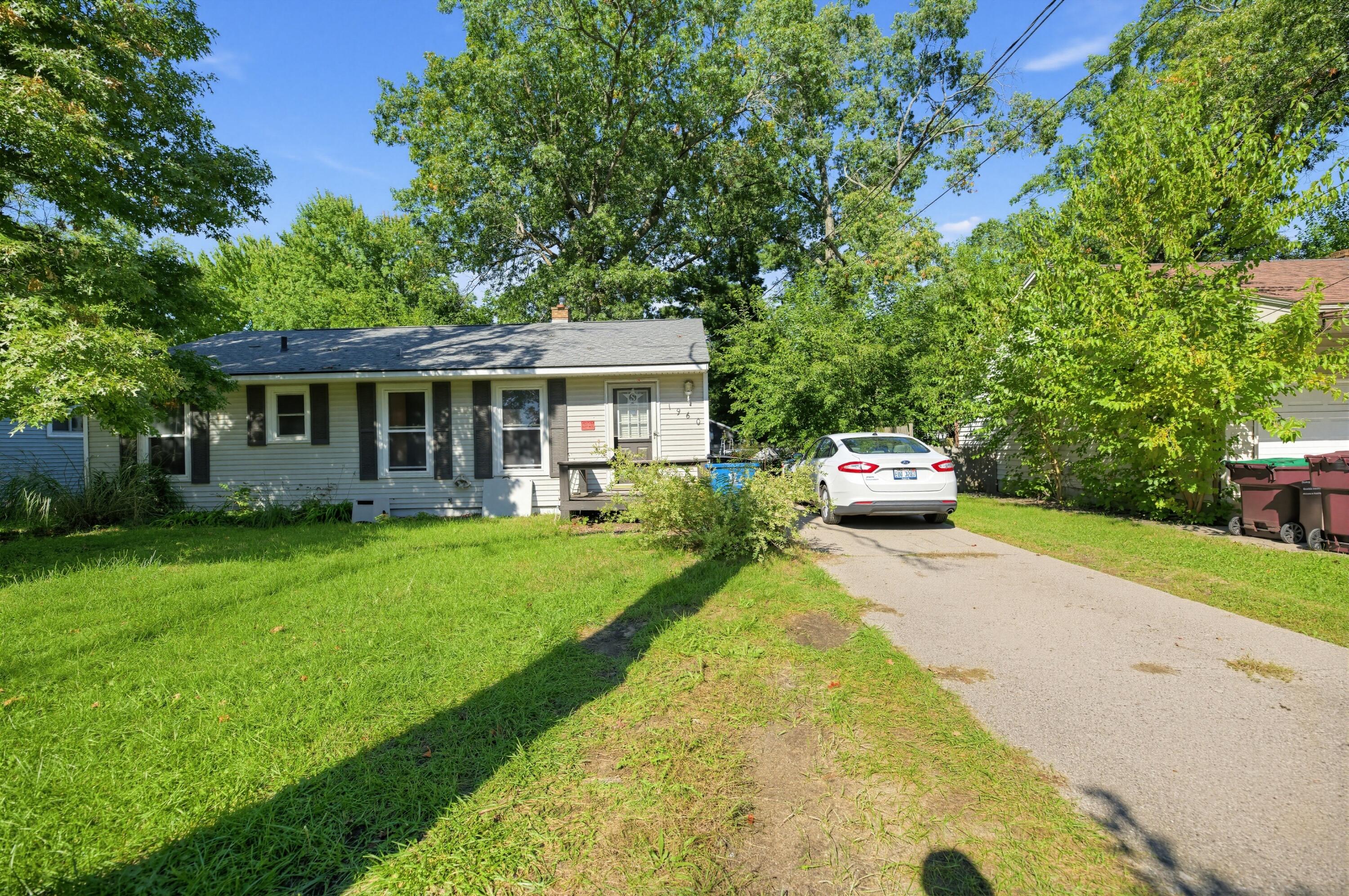 1960 Calvin Avenue Muskegon MI 49442