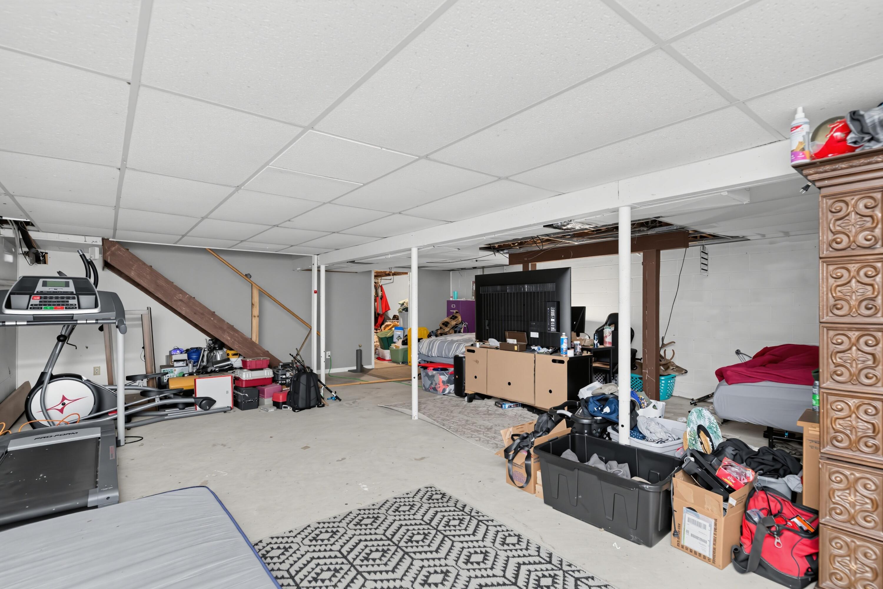 1960 Calvin Avenue Muskegon MI 49442