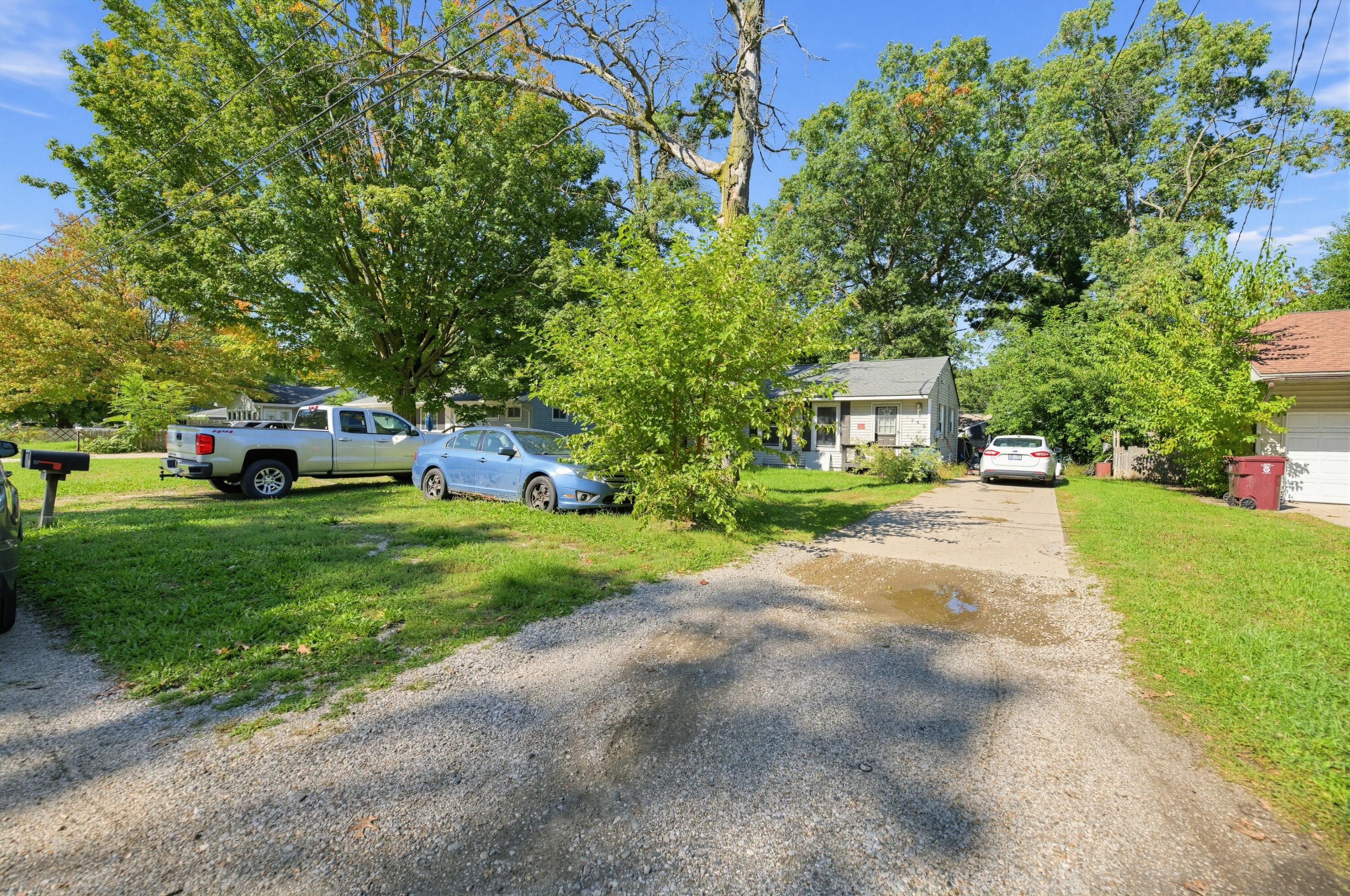 1960 Calvin Avenue Muskegon MI 49442