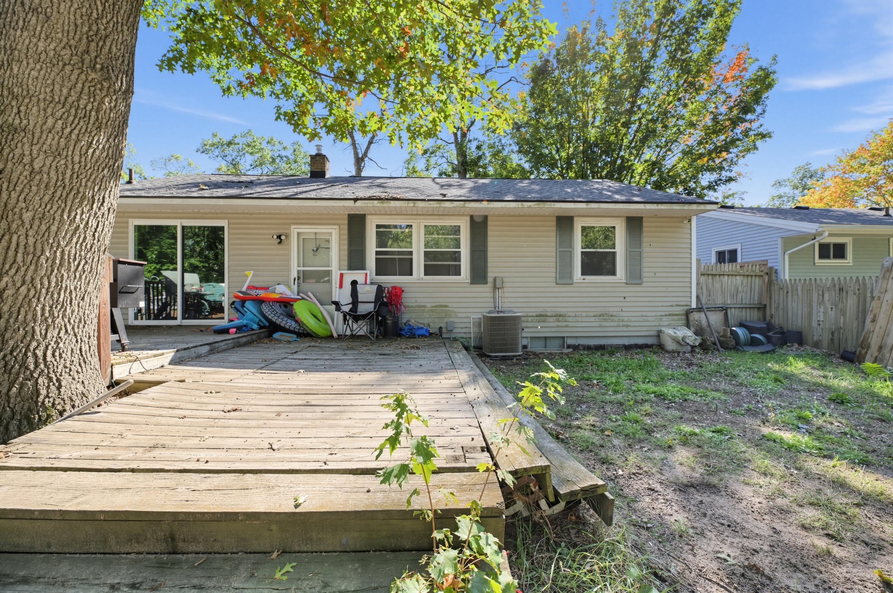1960 Calvin Avenue Muskegon MI 49442